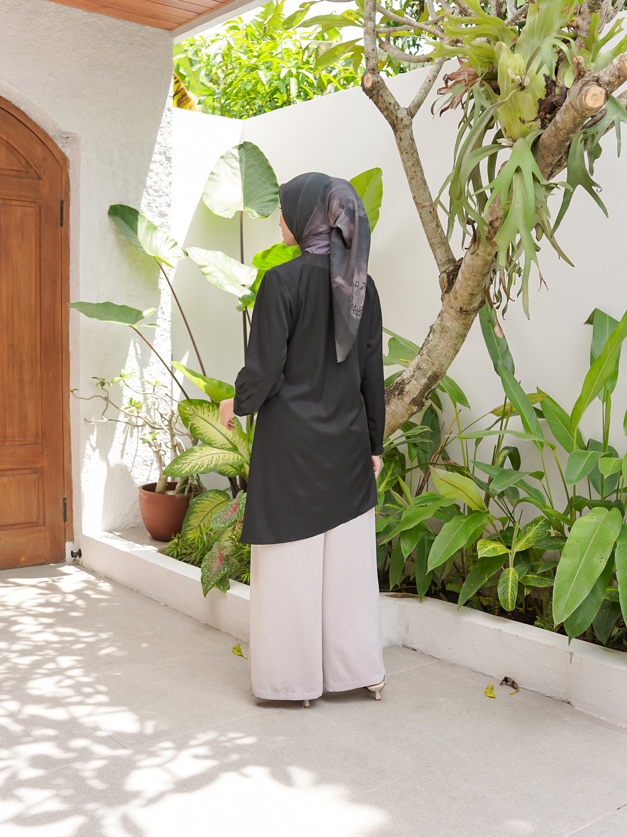 Larina Tunic Black