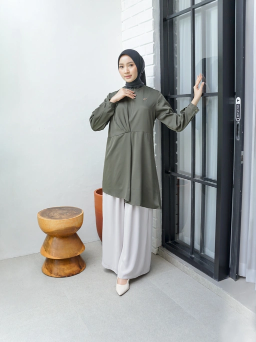 Image of Larina Tunic Moisty Green