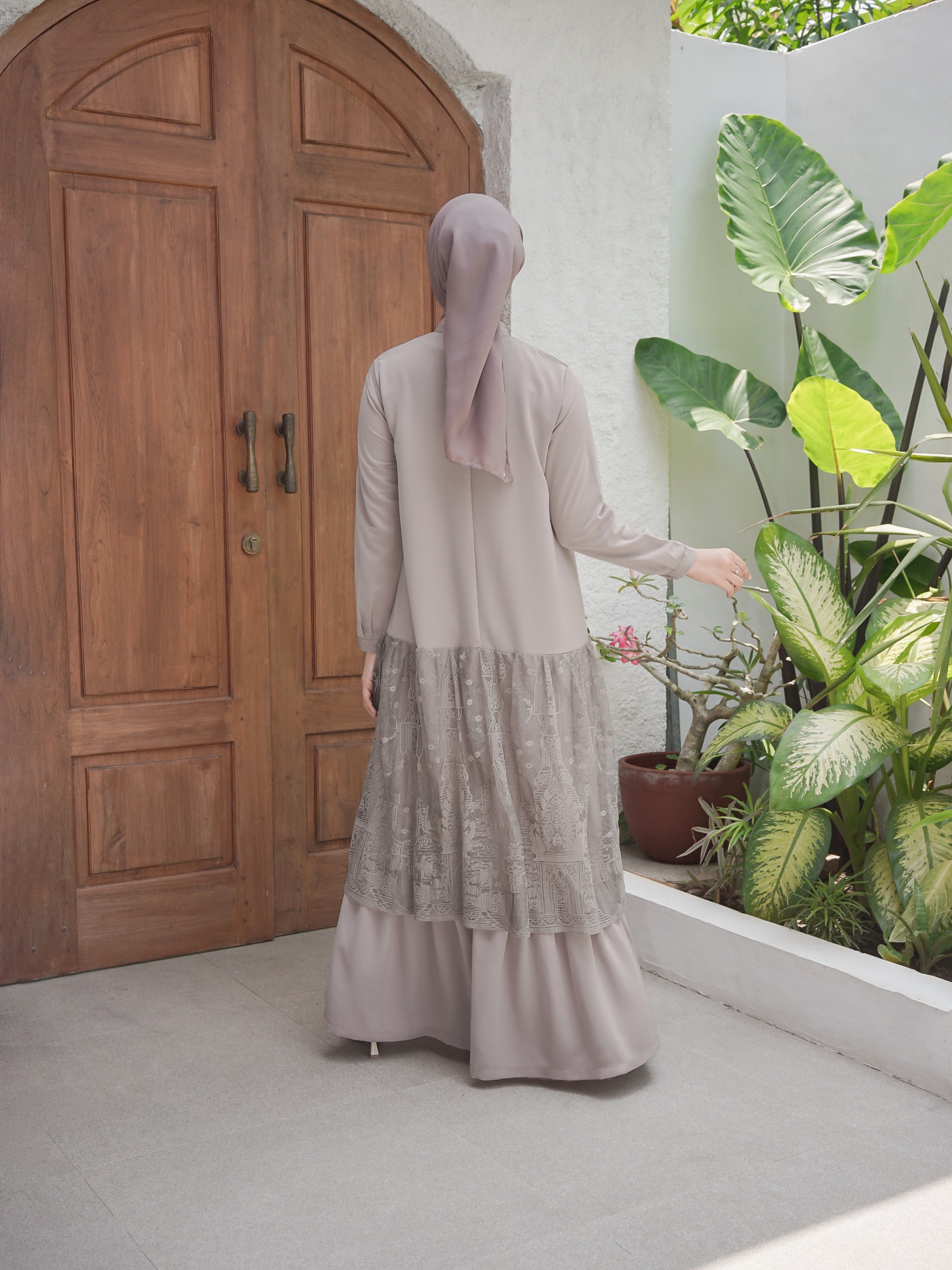 Zanera Dress Taupe