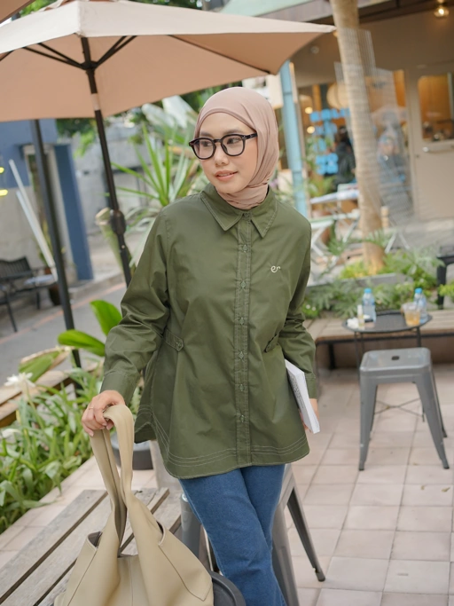 Image of Zoey Shirt Pesto Green