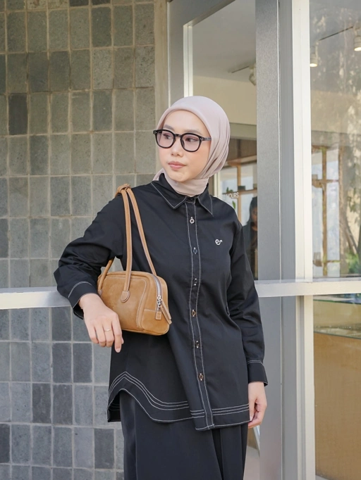 Image of Zoey Shirt Black