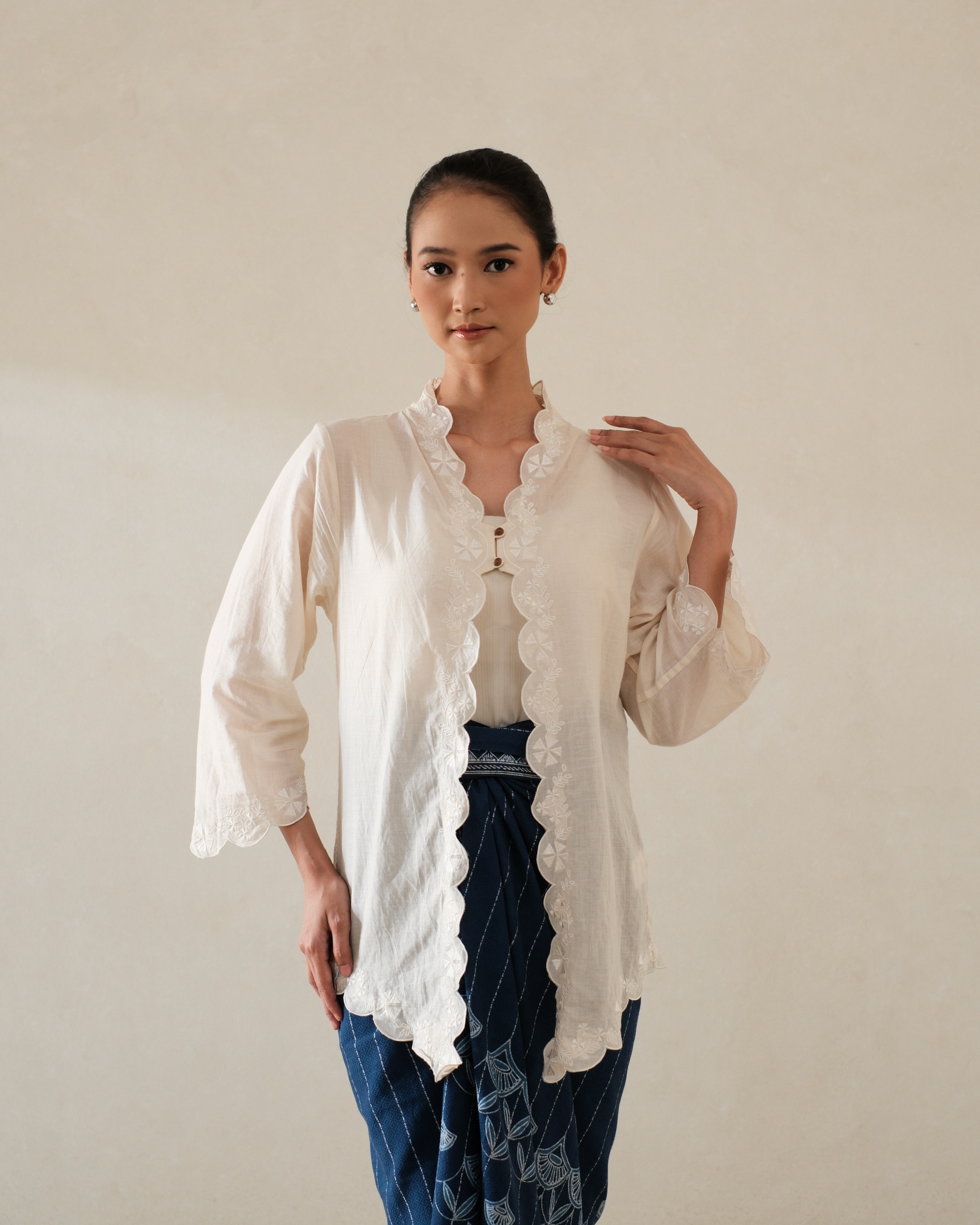 GENDIS OUTER KEBAYA