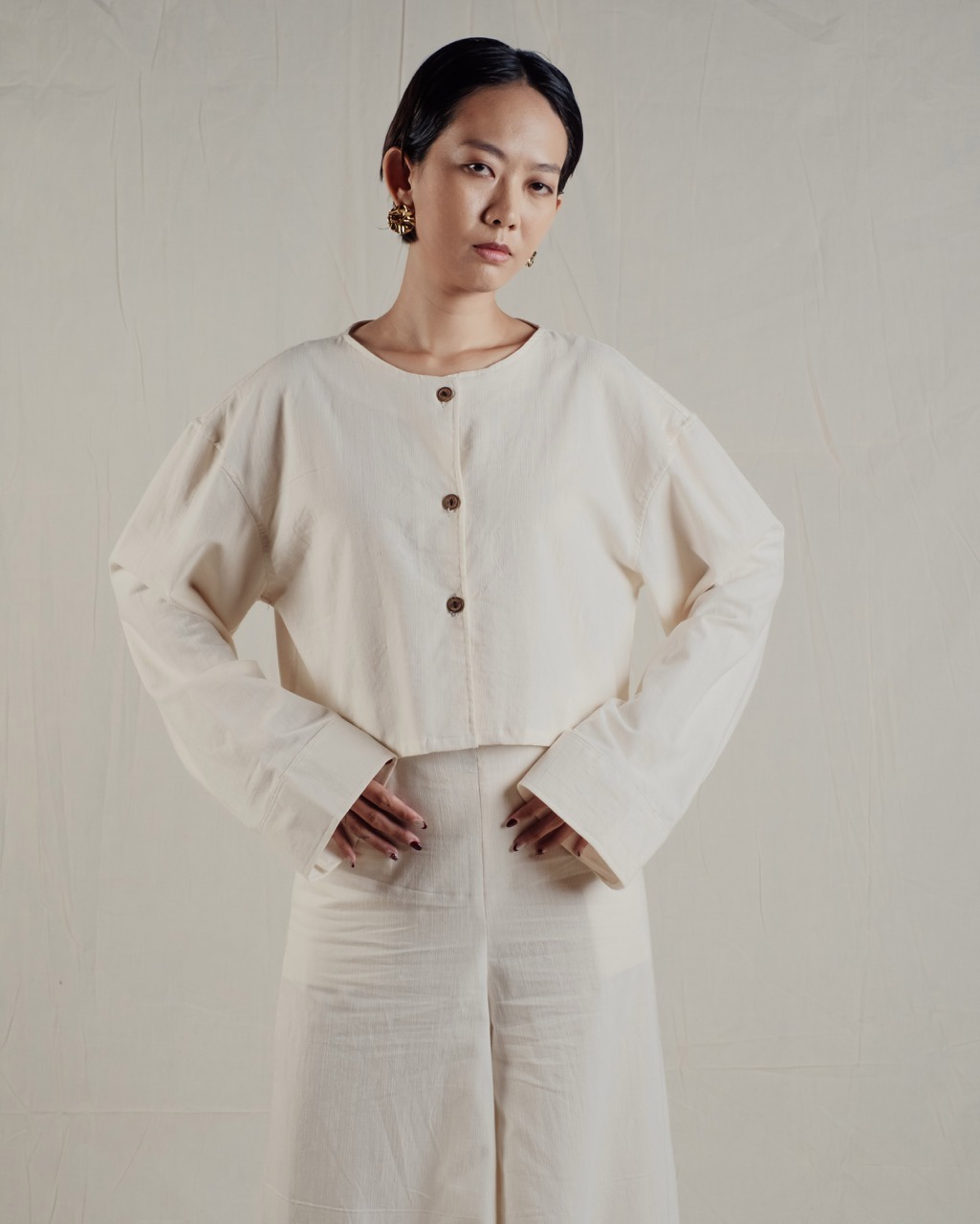 BATHARI TOP