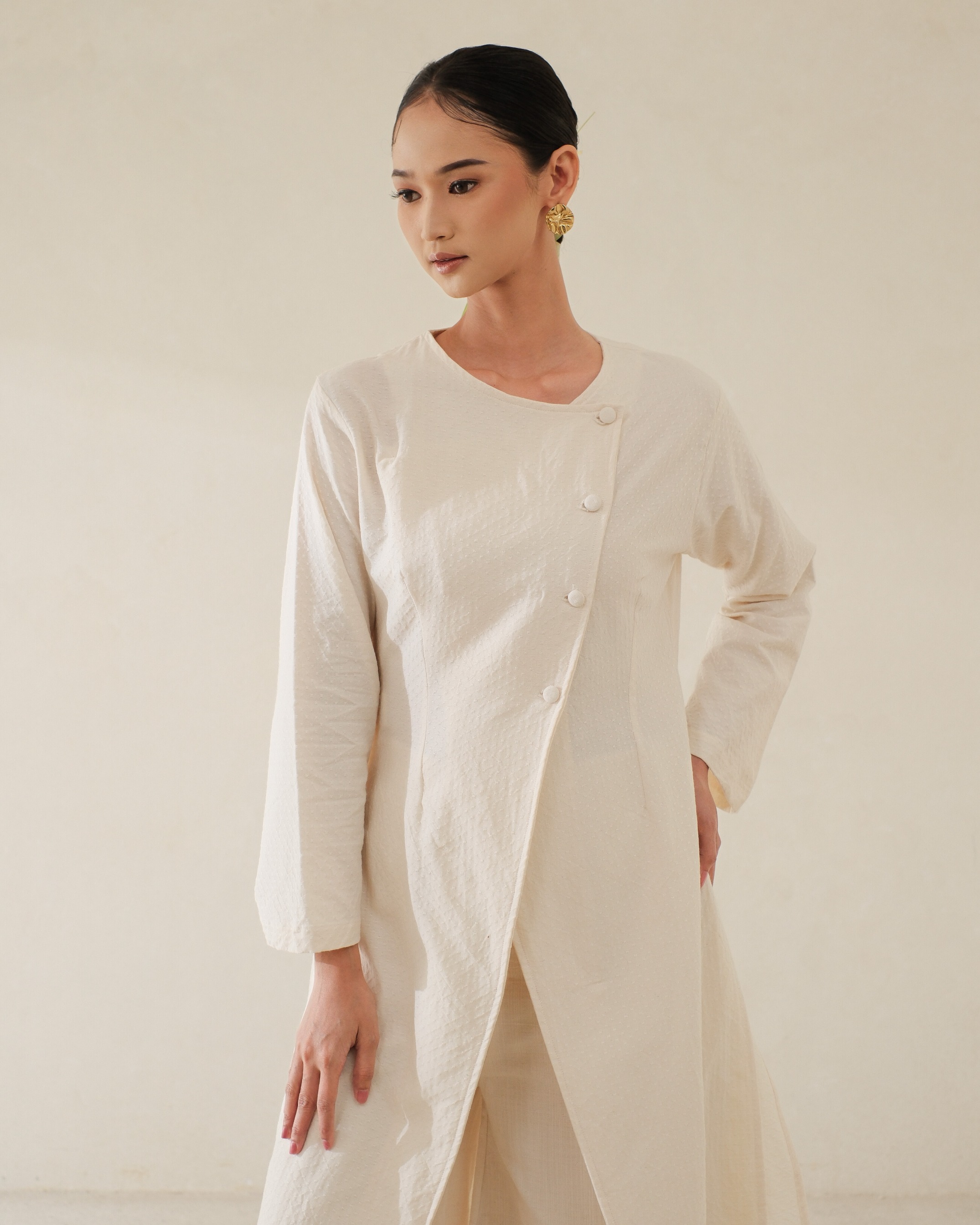 LARAS KEBAYA