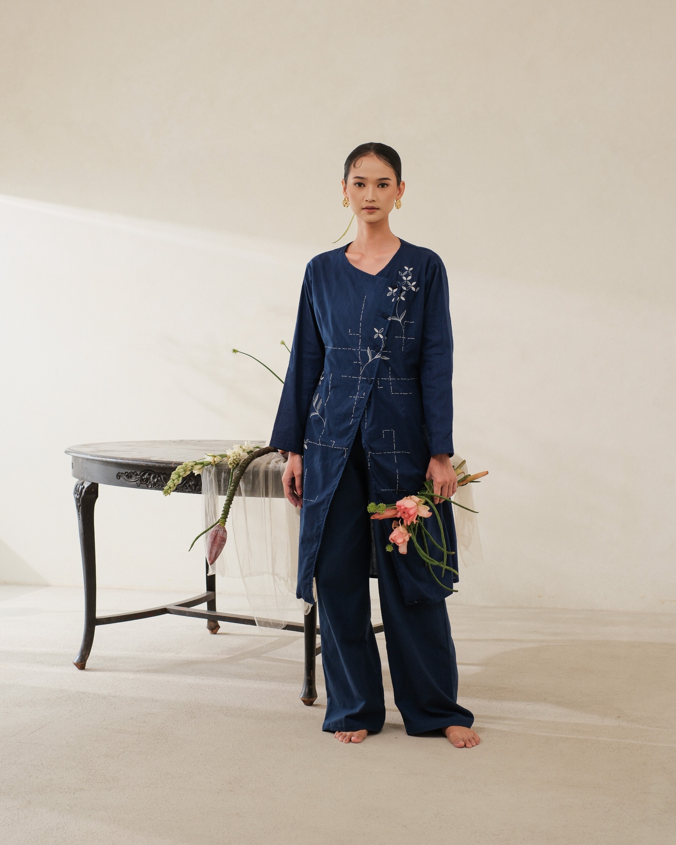RATRI KEBAYA - BATIK