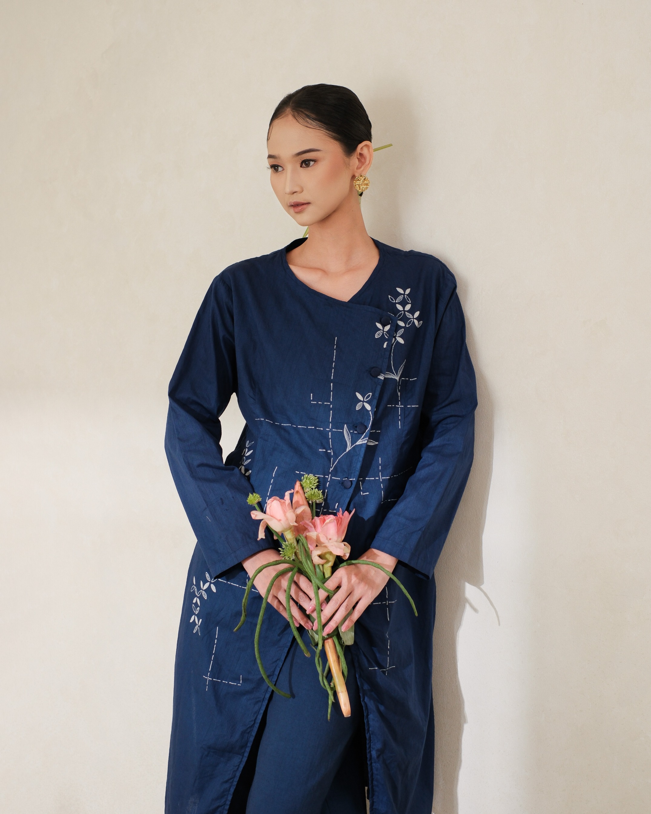 RATRI KEBAYA - BATIK