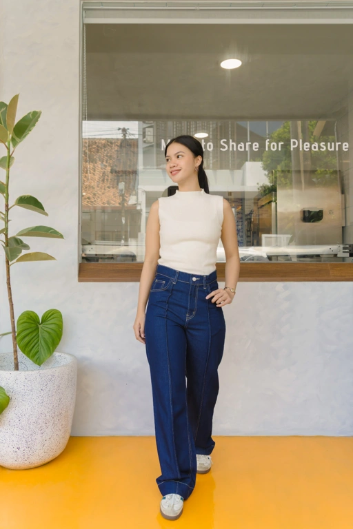 Image of LUNEE STRAIGHT JEANS