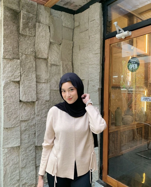 Image of AYUMI TOP KNIT