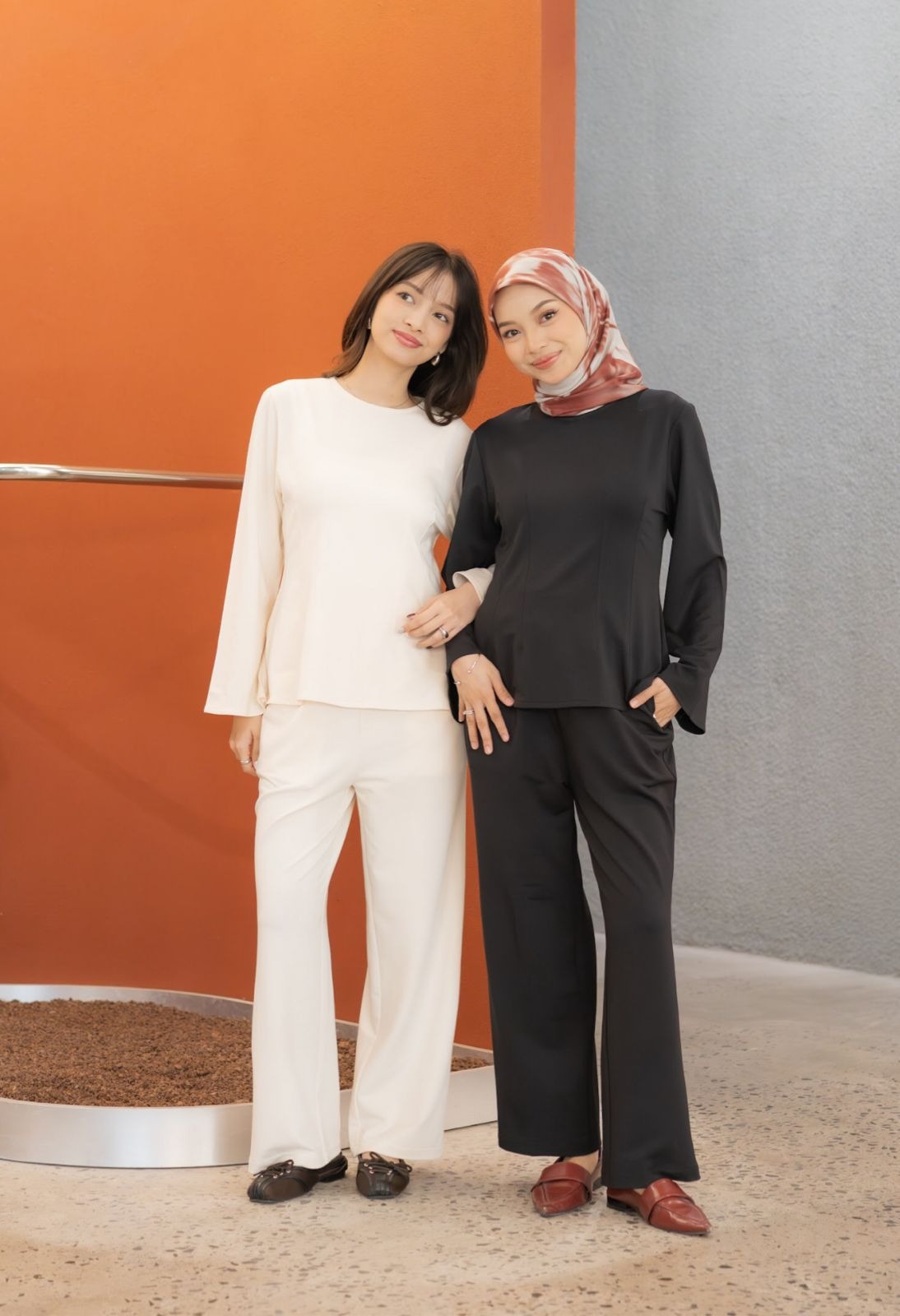 SEANA BLOUSE & SWEAT PANTS 