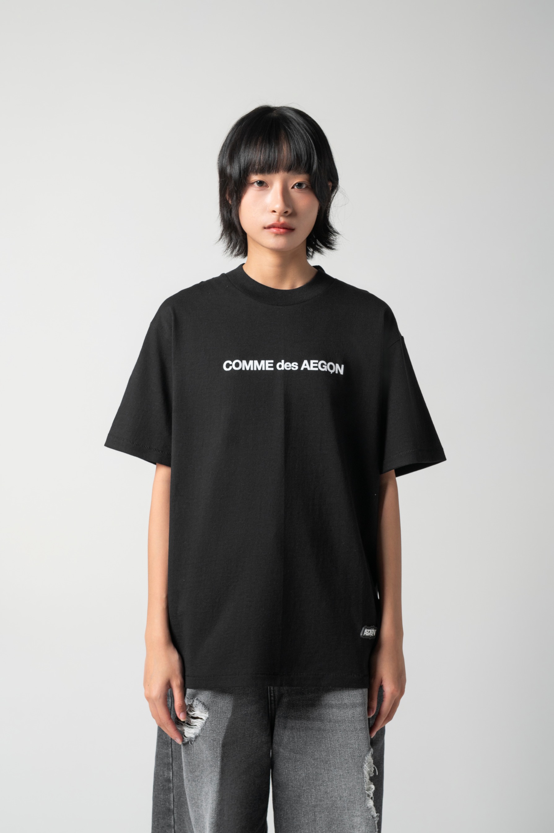 Similar Minimalist Tee (Black)