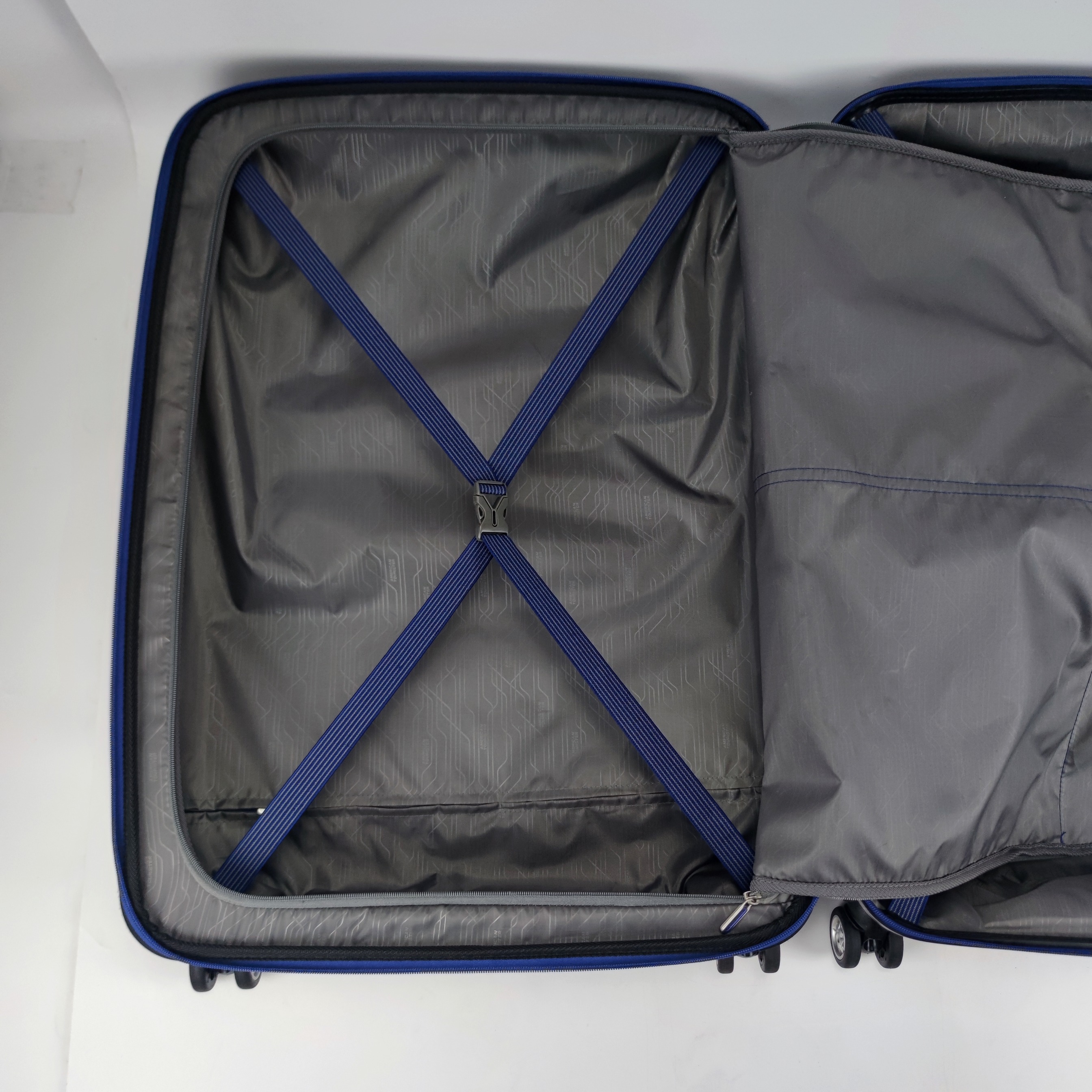 American Tourister Bon Air Spinner Hardcase Luggage 28 Navy 