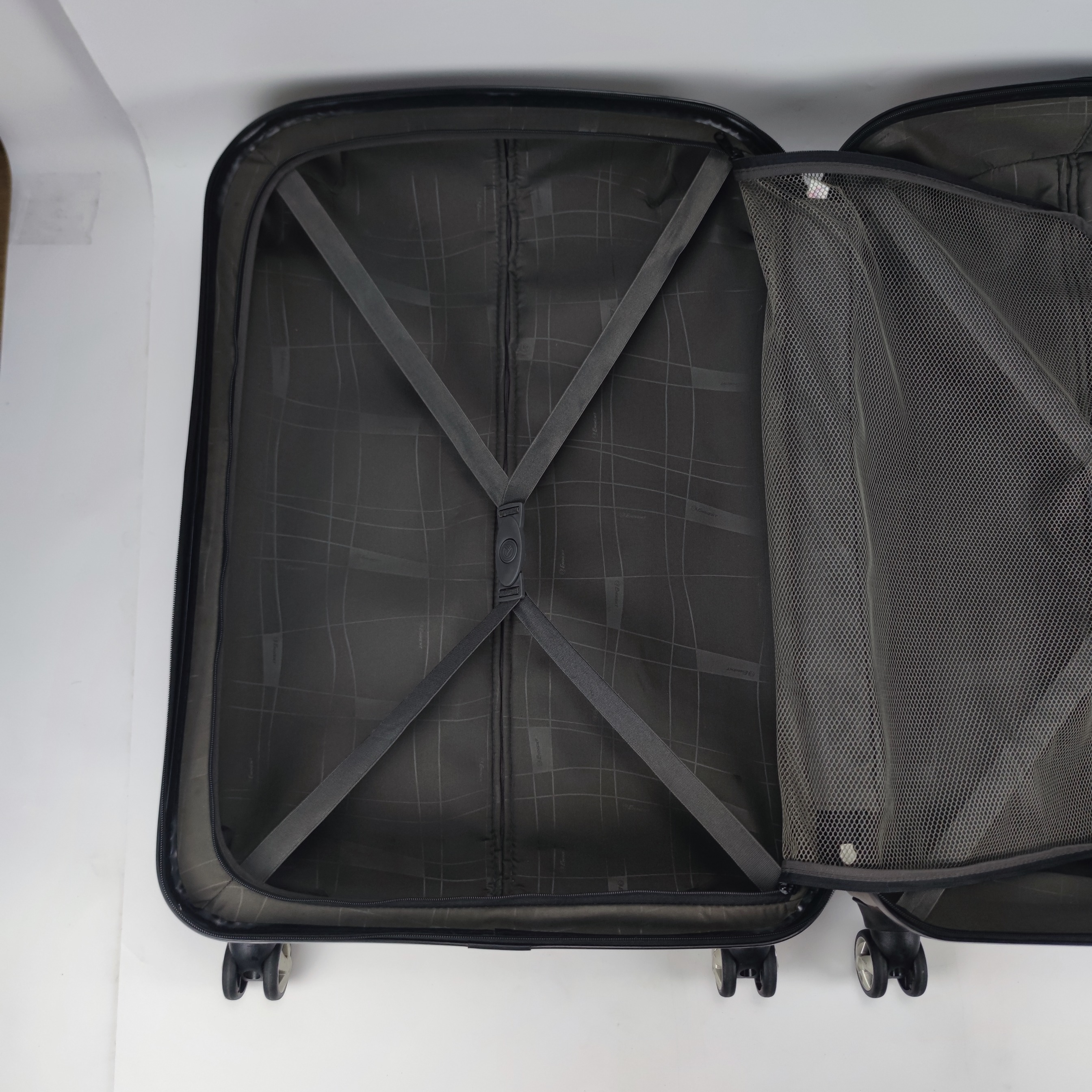 Eminent KF30 Lightweight Hardcase Luggage 30 Inch