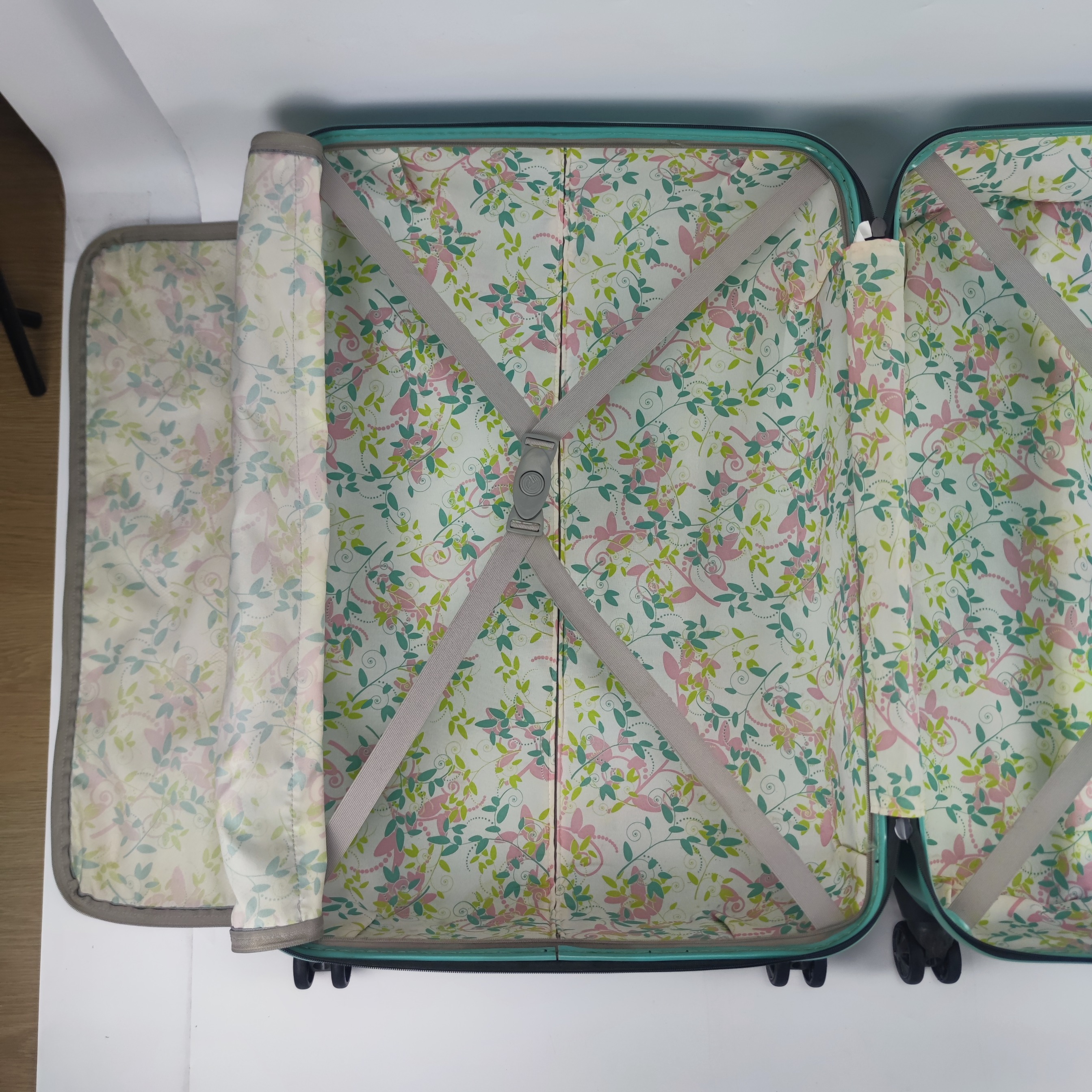 Eminent Mellow KE65 Hardcase Luggage 30 Inch