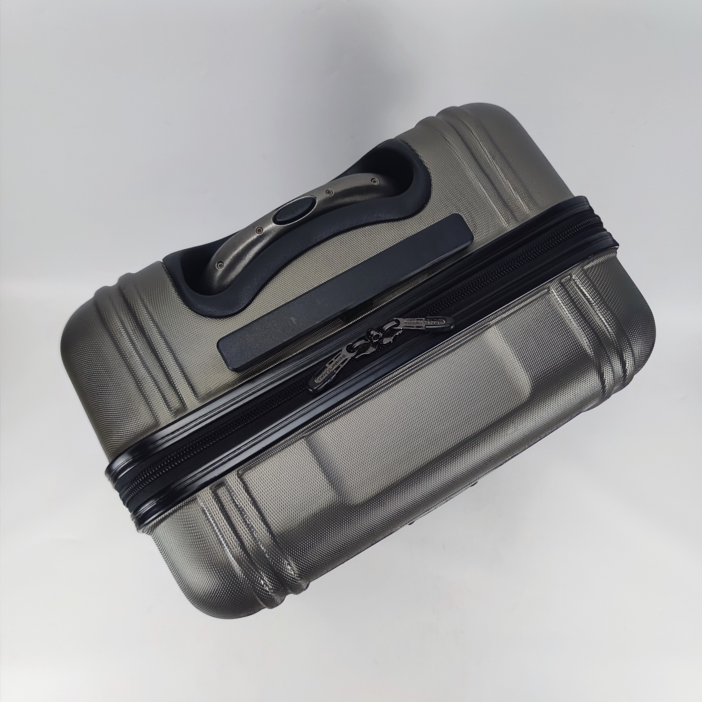 Traveler's Choice Palencia 2.0 Hardcase Luggage 24 Inch