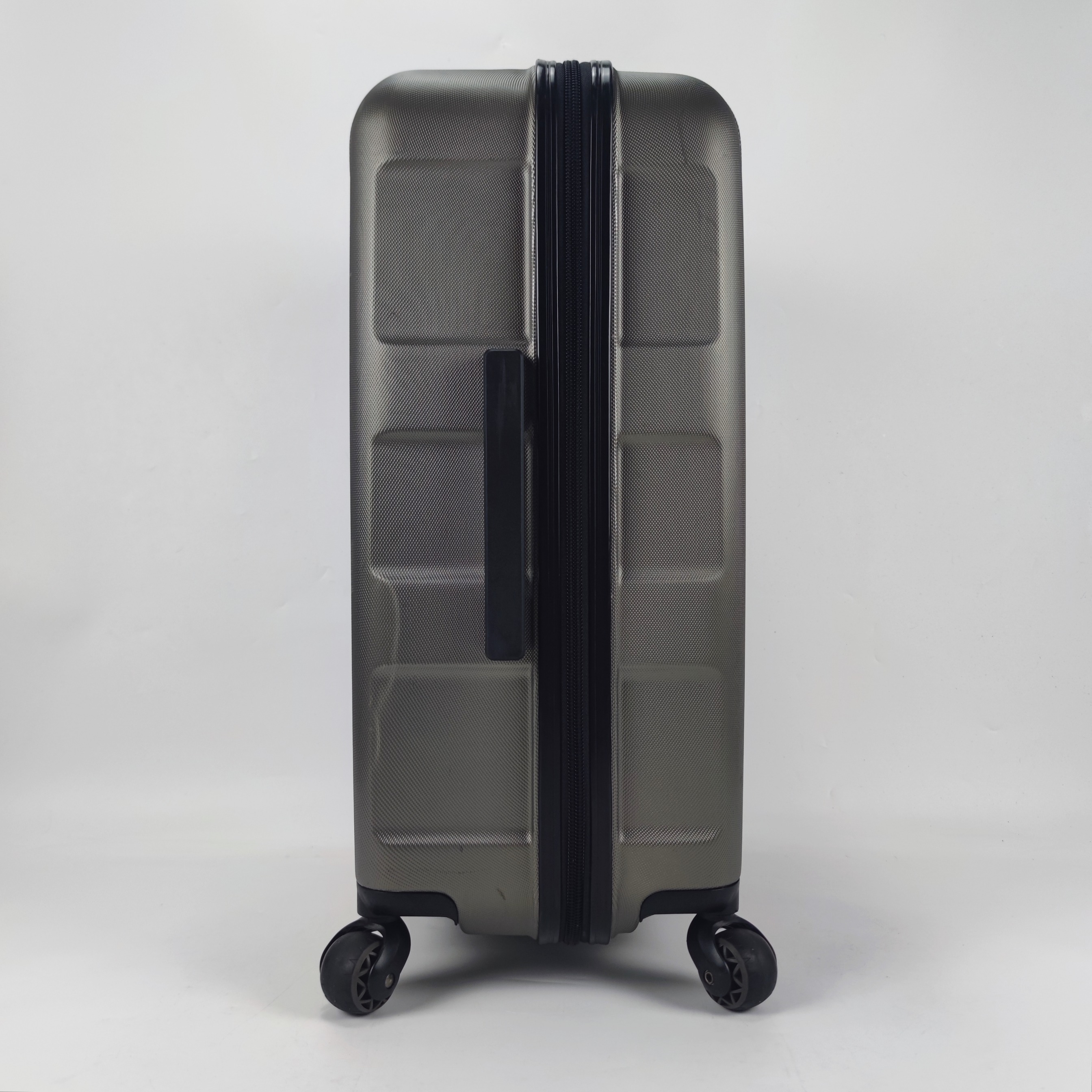 Traveler's Choice Palencia 2.0 Hardcase Luggage 24 Inch