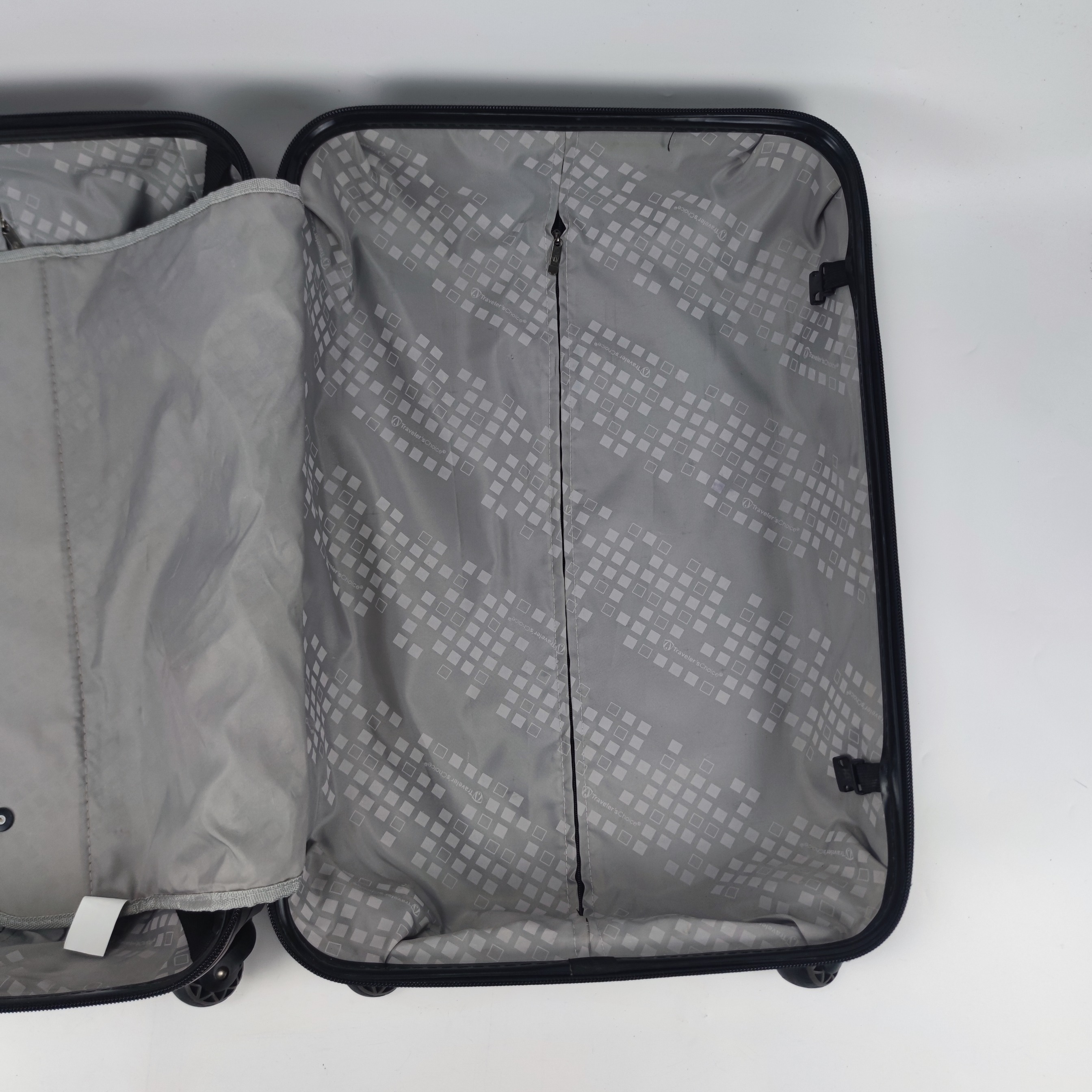 Traveler's Choice Palencia 2.0 Hardcase Luggage 24 Inch