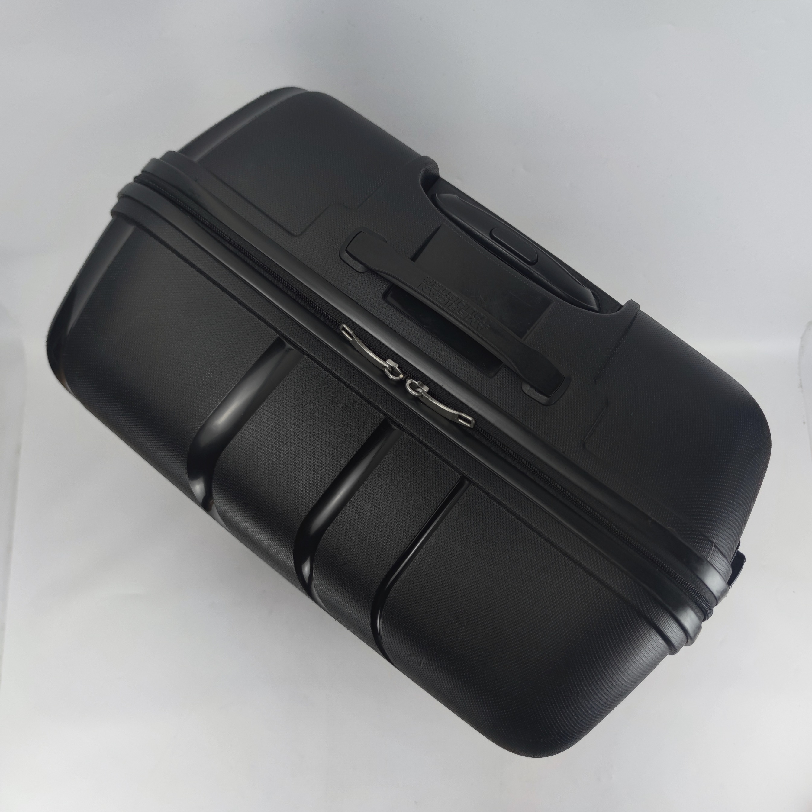 American Tourister Upland Spinner Lightweight Hardcase Luggage 28 Inch