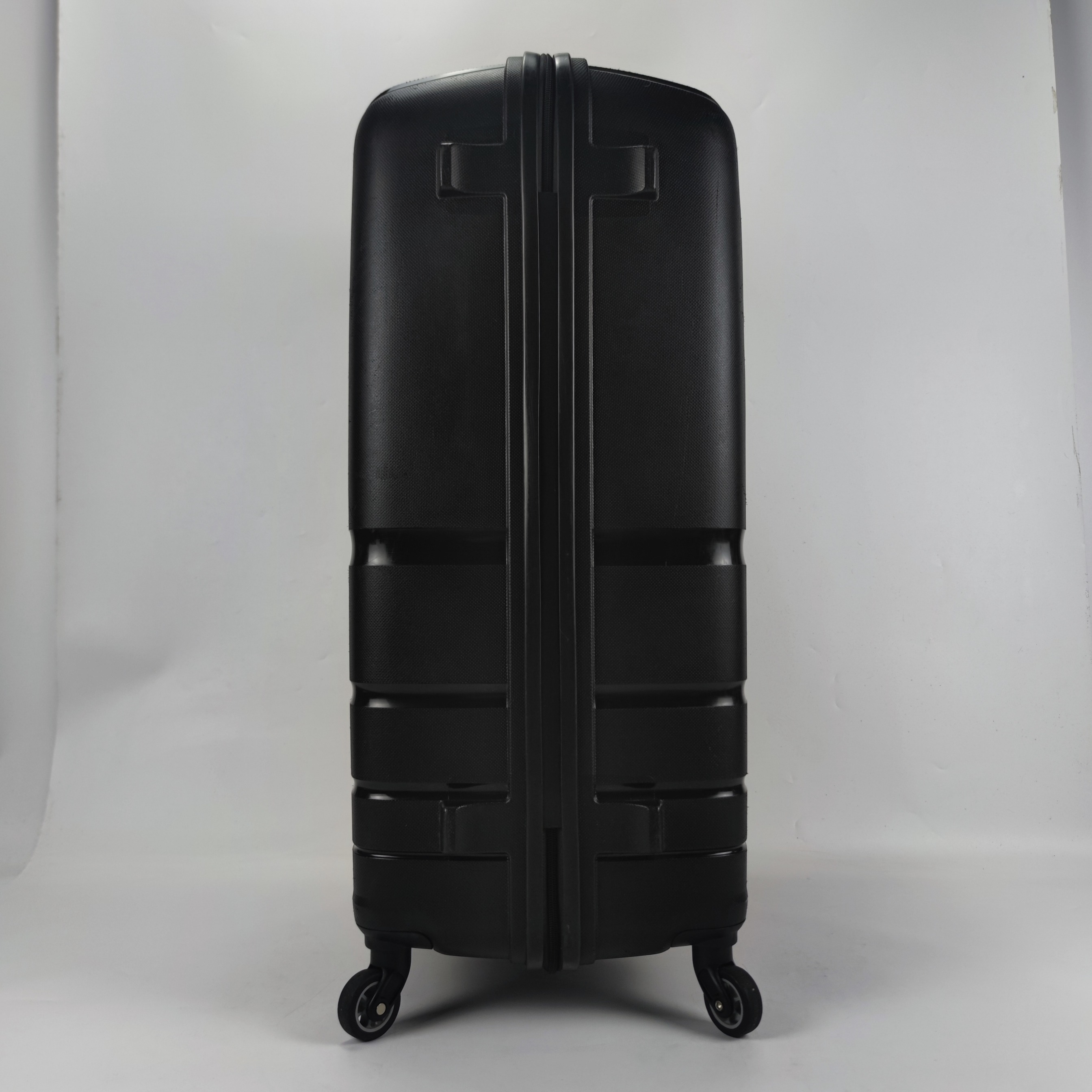 American Tourister Upland Spinner Lightweight Hardcase Luggage 28 Inch
