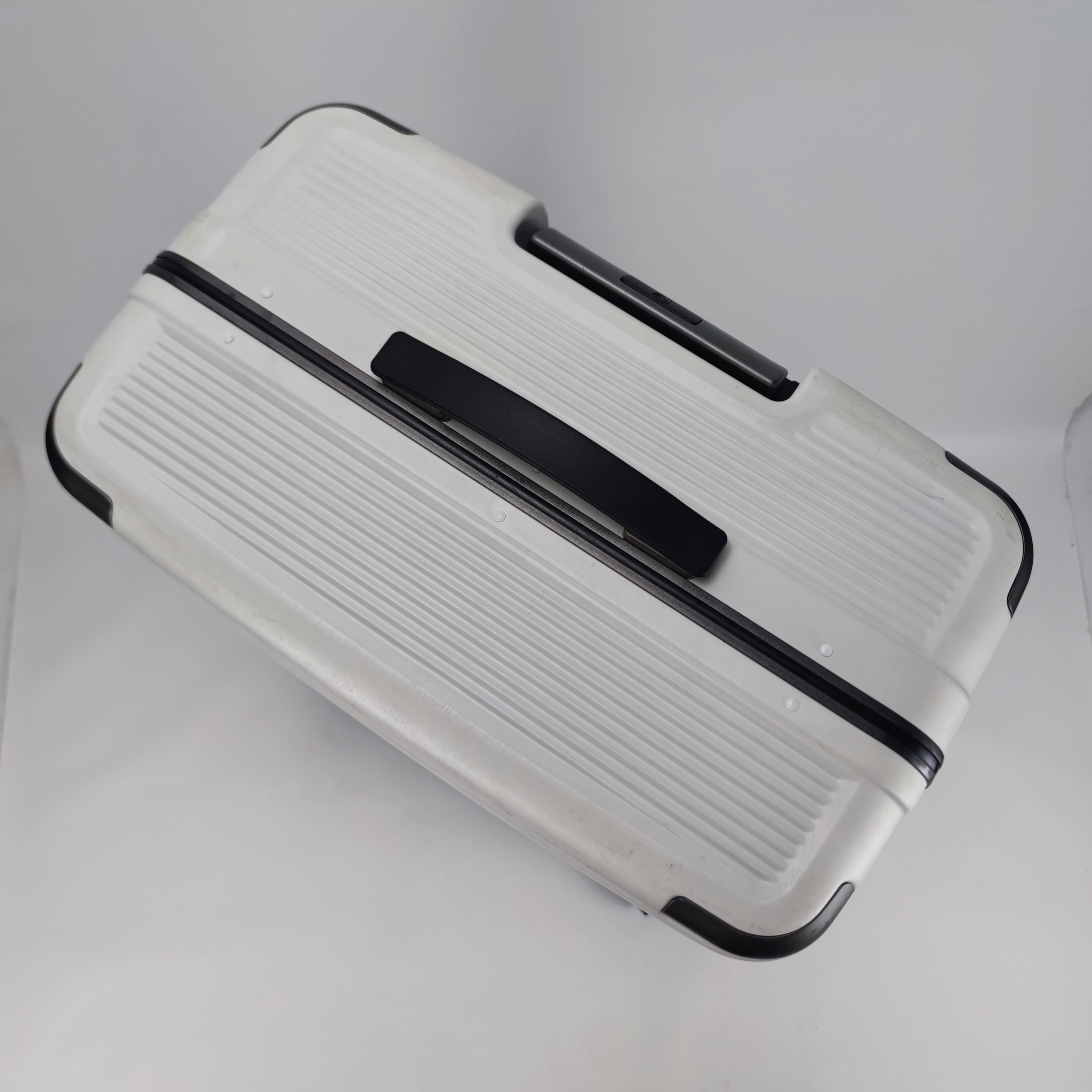 Eminent Gold Shutter Hardcase Luggage 28 Inch