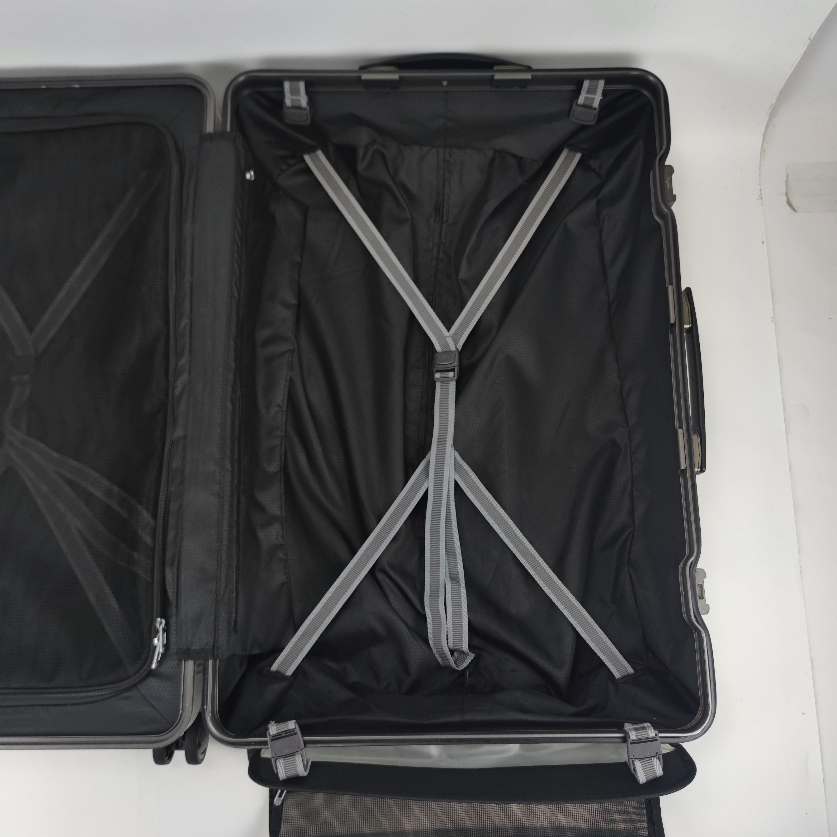 Eminent Gold Shutter Hardcase Luggage 28 Inch