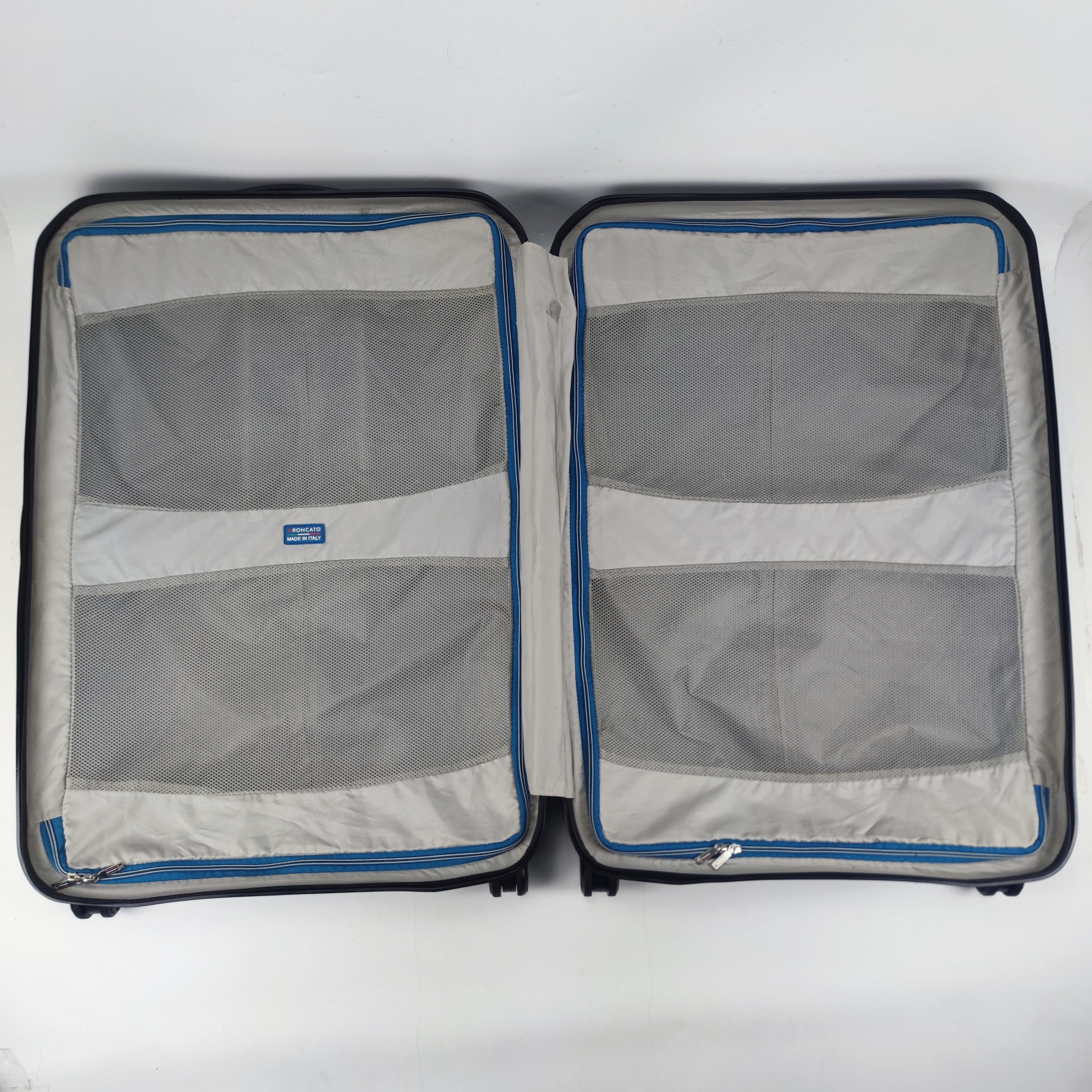 Roncato Box Hardcase Luggage 30 Inch Black ✔️