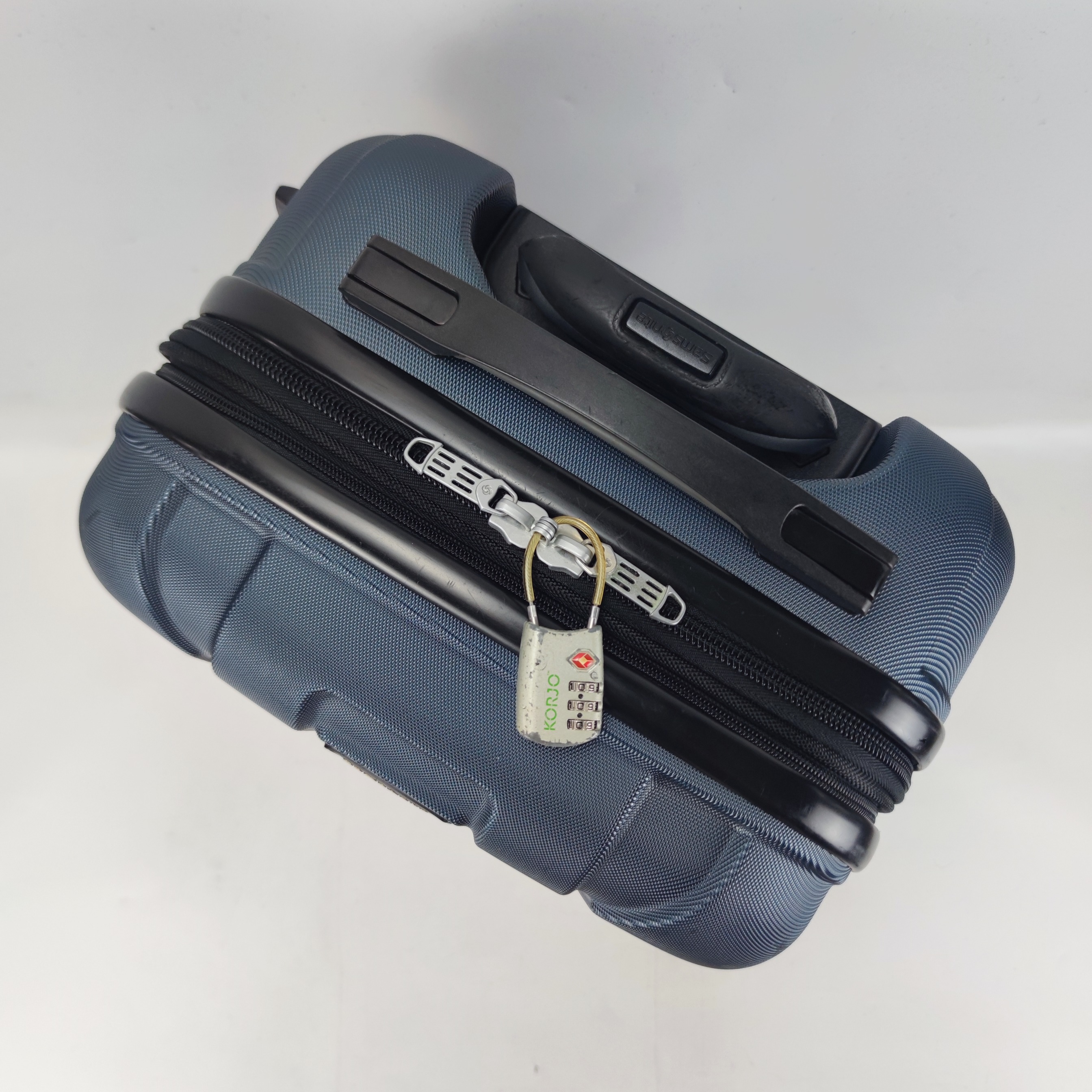 Samsonite Centric Spinner Hardcase Luggage 20 Inch ✔️
