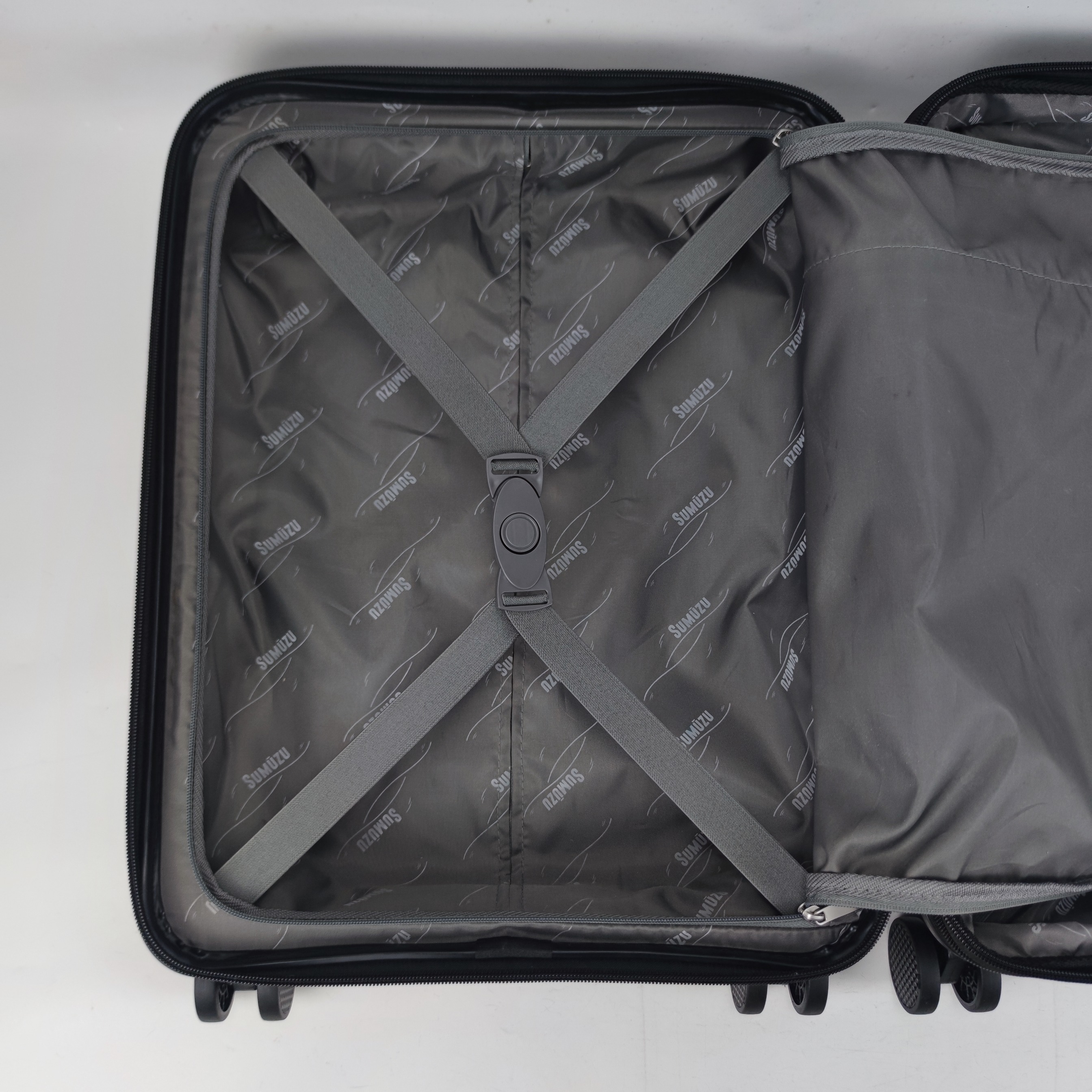 Sumuzu SMZ761 Spinner Hardcase Luggage 20 Inch Black ✔️