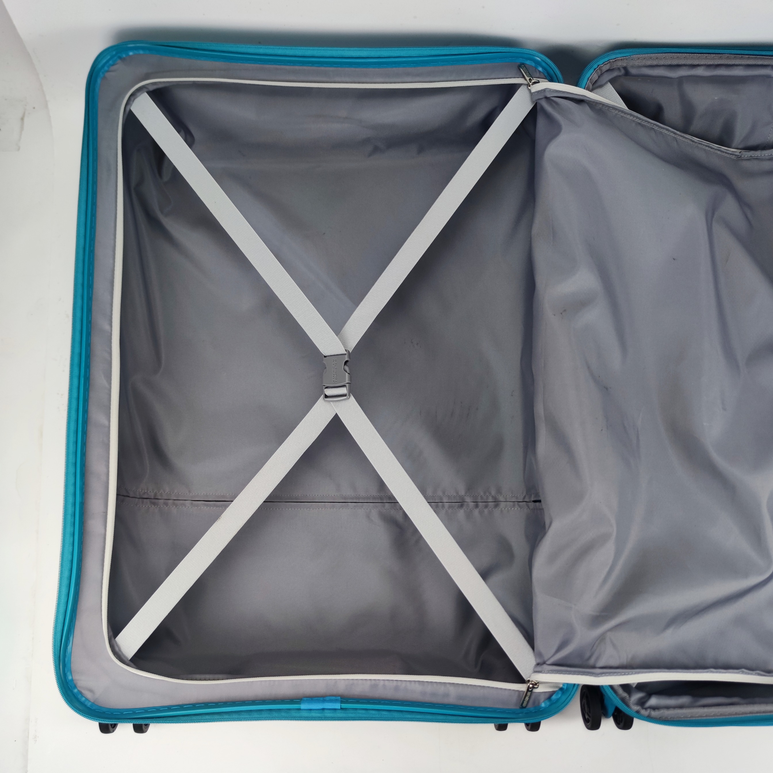 American Tourister Curio Soundbox Hardcase Luggage 30 Inch Light Blue ✔️