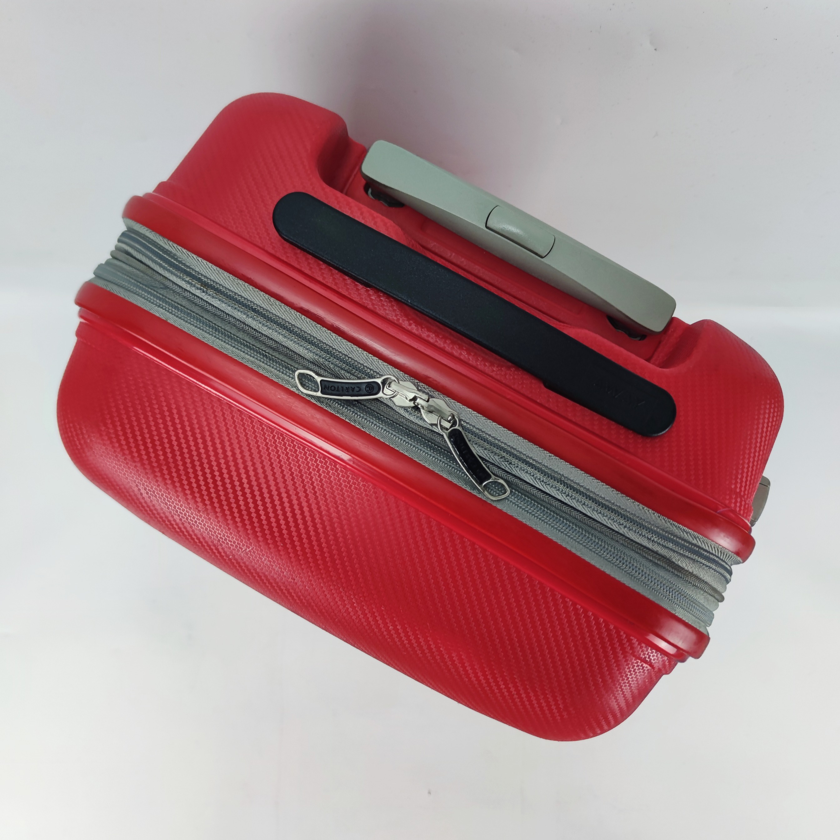 Carlton Voyageur Plus Hardcase Luggage 20 Inch Red ⭕