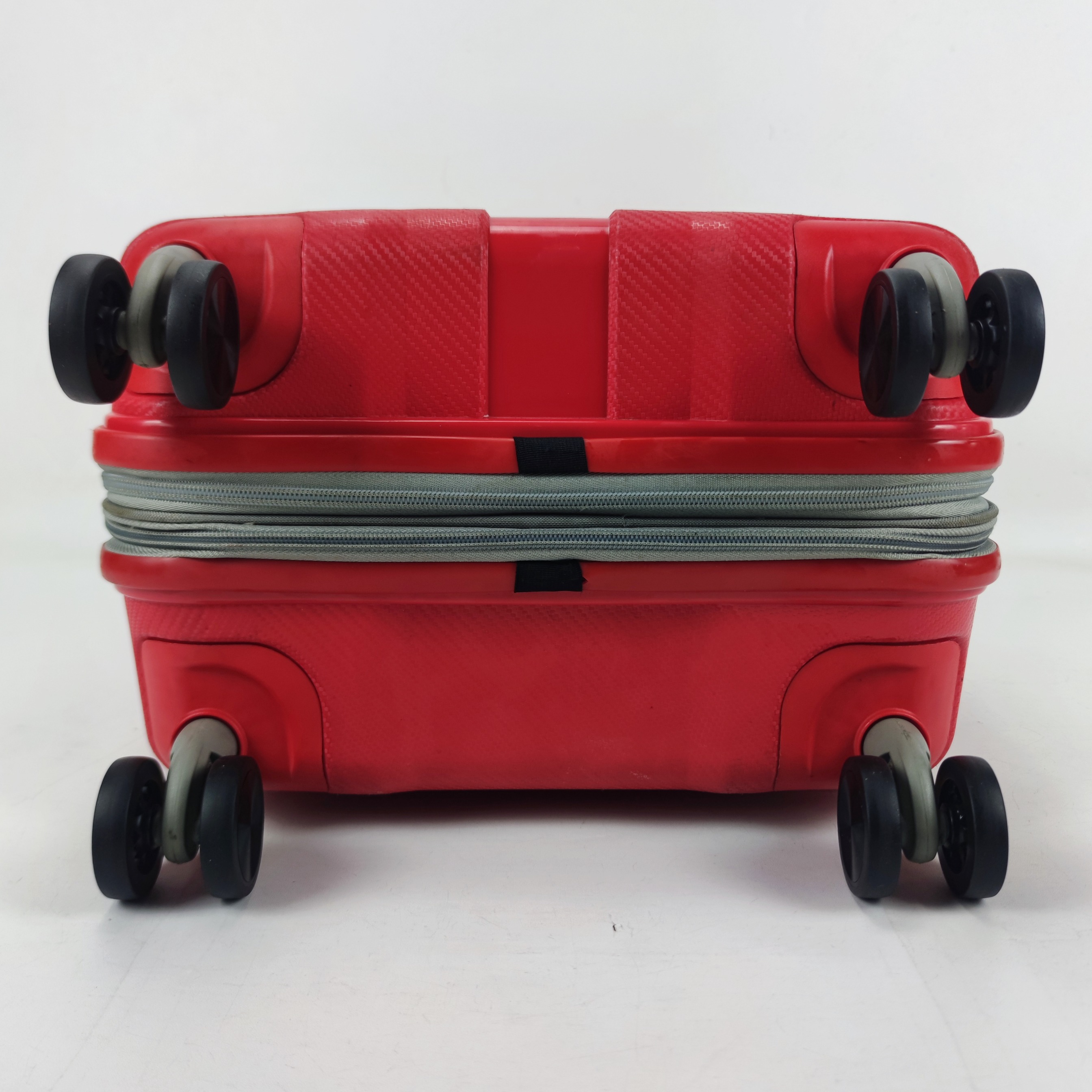 Carlton Voyageur Plus Hardcase Luggage 20 Inch Red ⭕