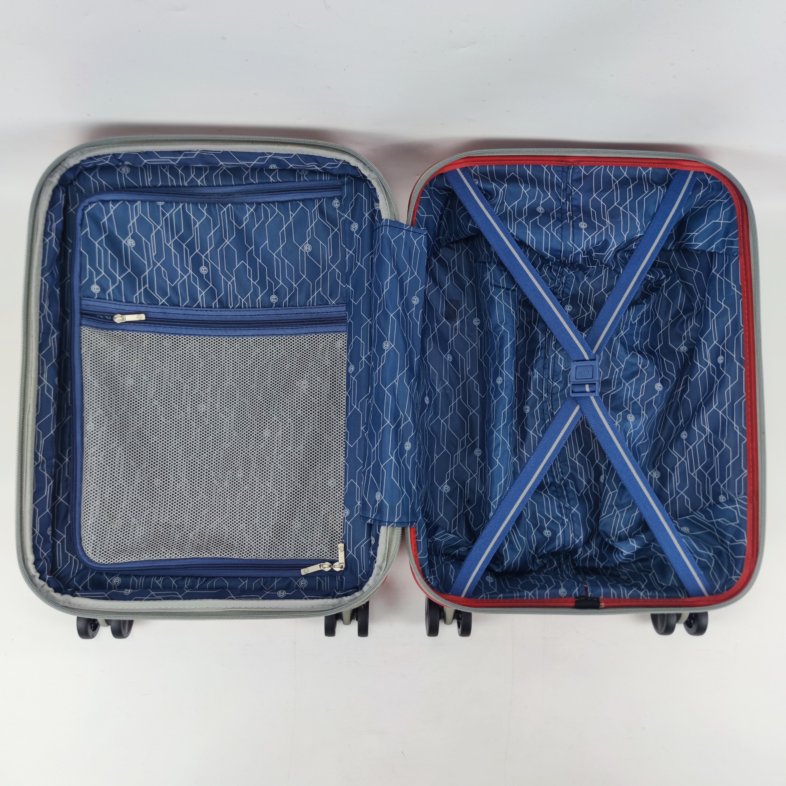 Carlton Voyageur Plus Hardcase Luggage 20 Inch Red ⭕
