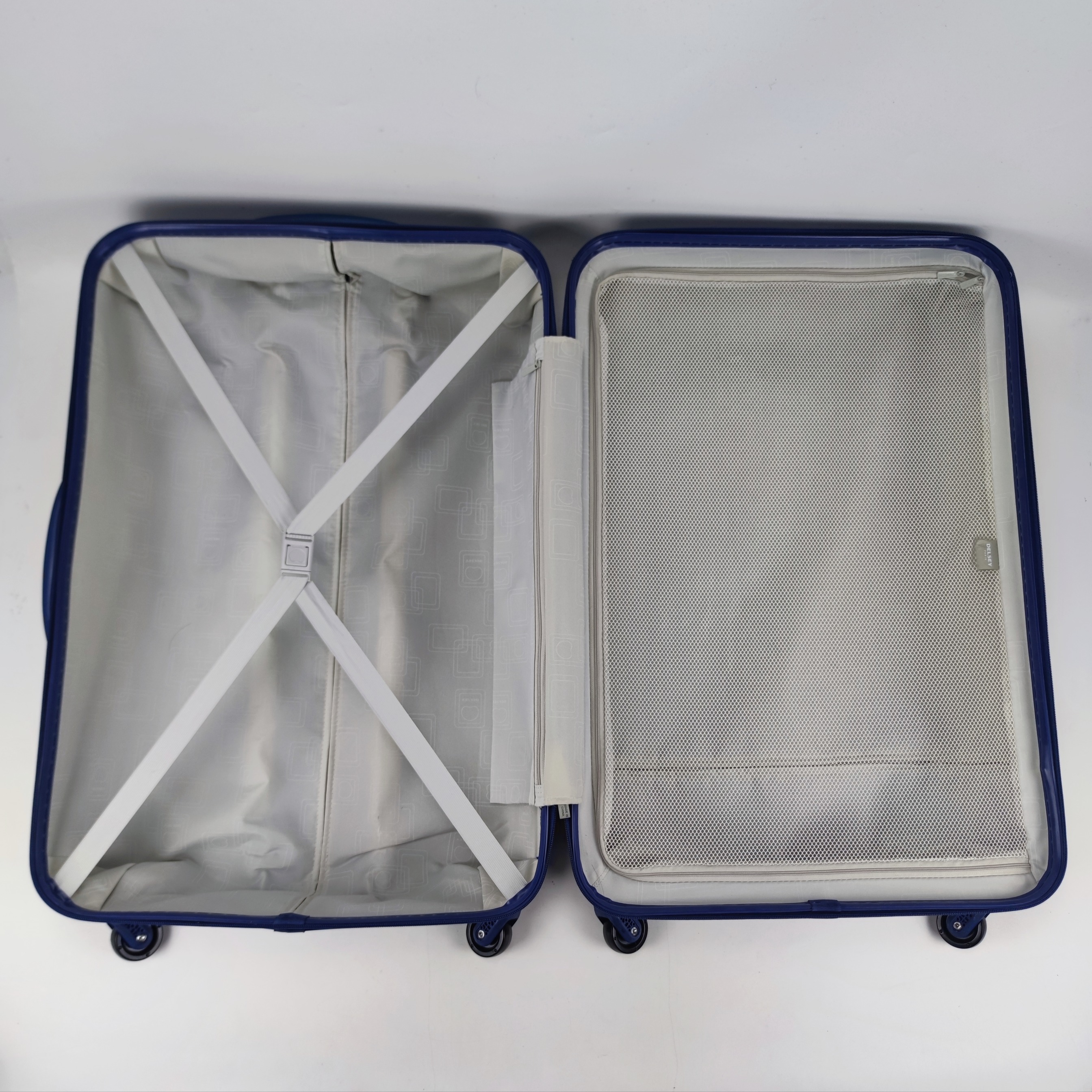 Delsey Helium Air Lightweight Hardcase 28 Inch Navy⭕