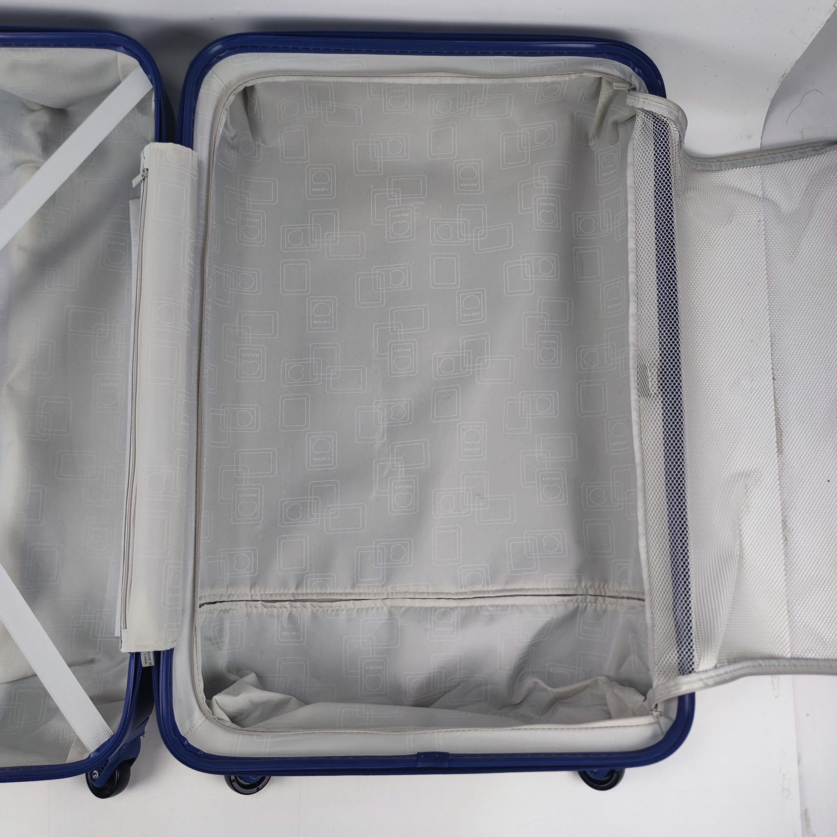 Delsey Helium Air Lightweight Hardcase 28 Inch Navy⭕