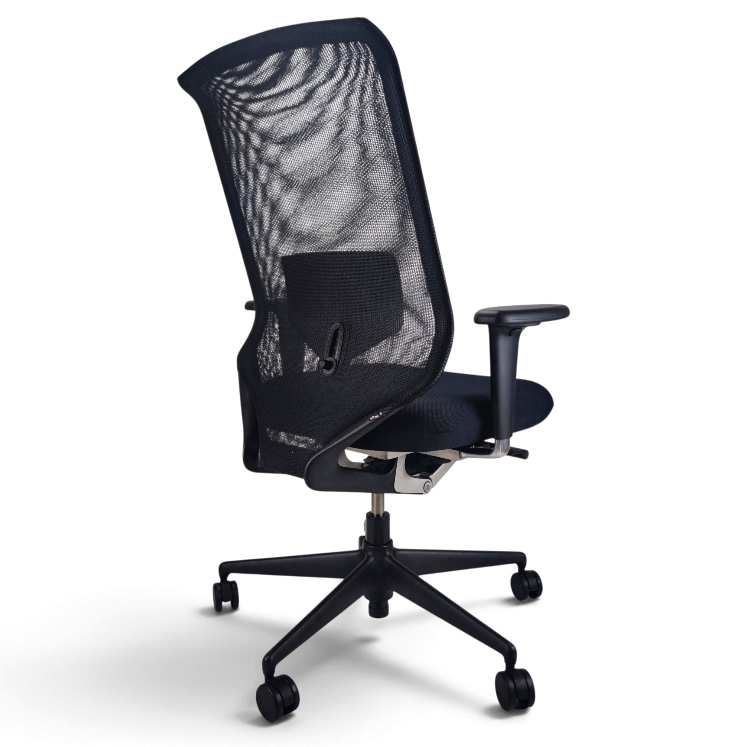Vitra Meda Pro – Kursi Ergonomis Desainer dari Swiss