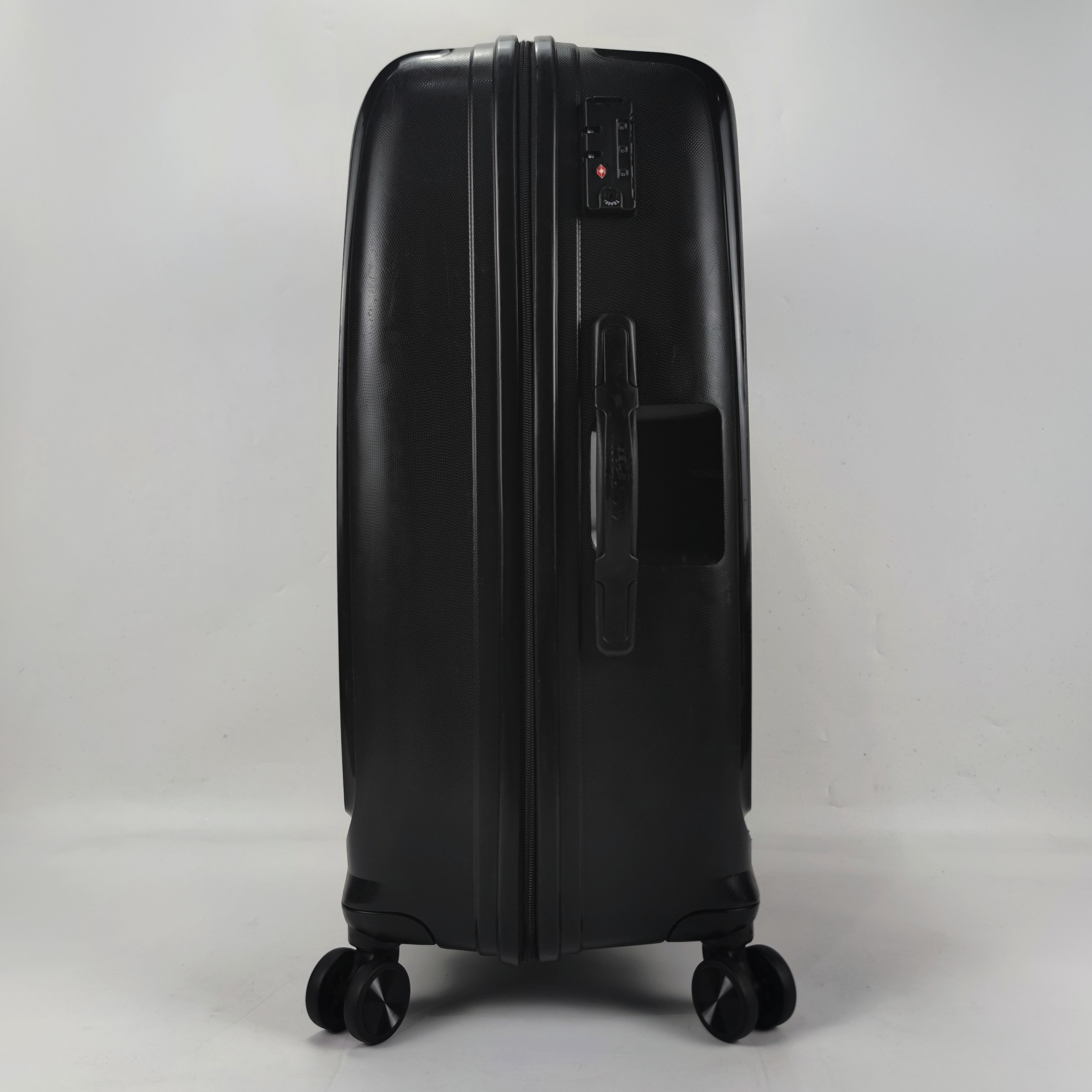 American Tourister Lightrax Lightweight 26 Inch Black
