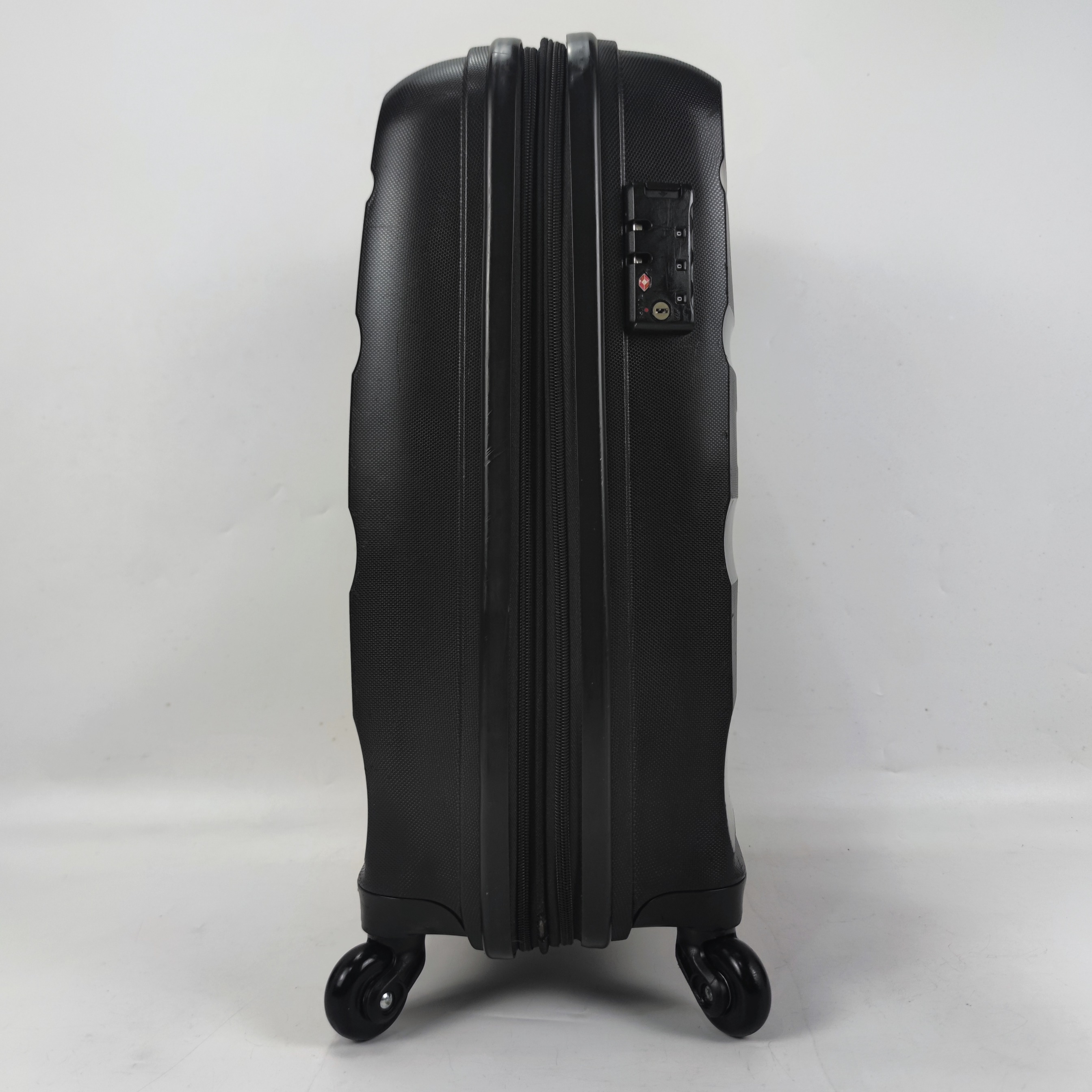 American Tourister Bon Air Spinner Hardcase 20 Inch Black ✔️