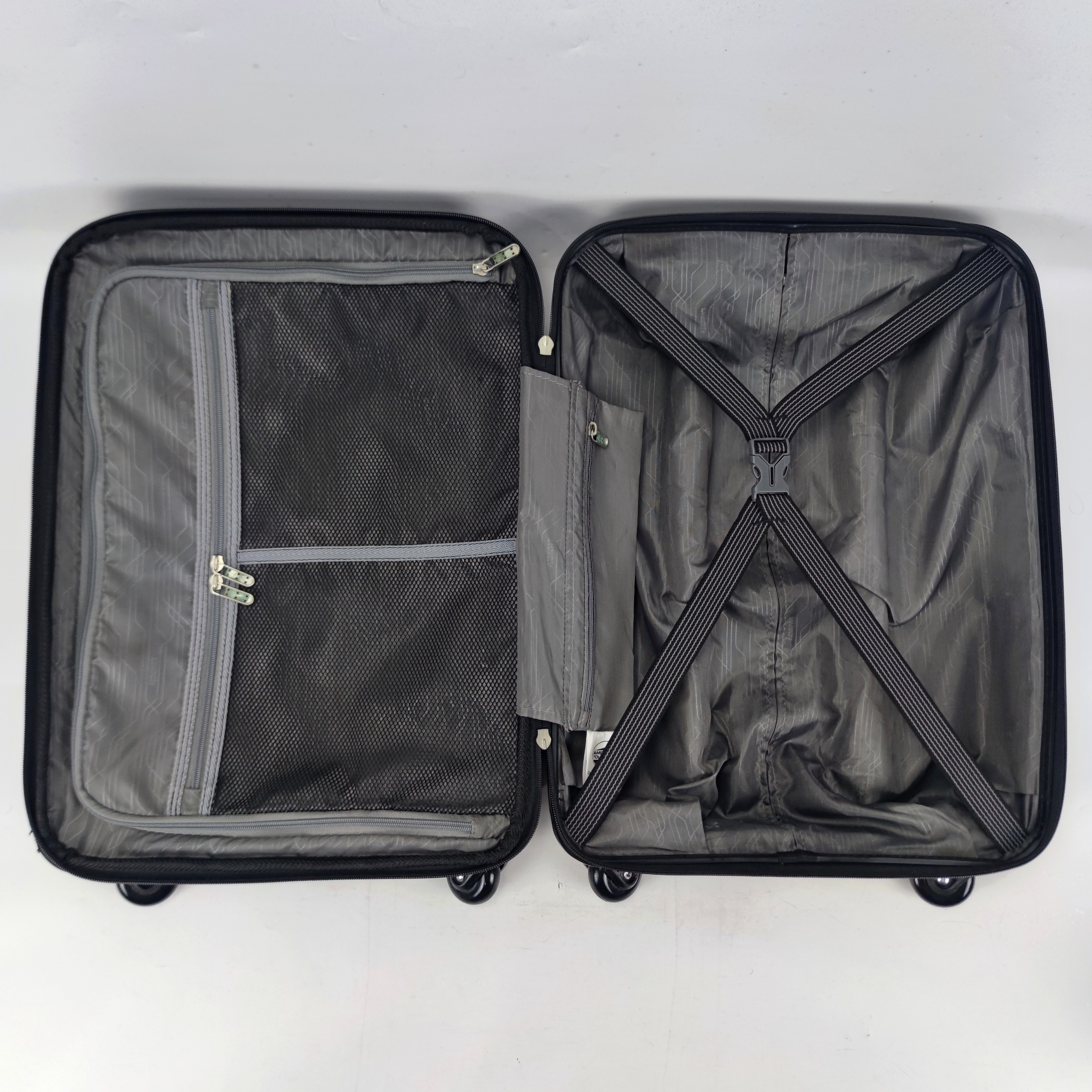 American Tourister Bon Air Spinner Hardcase 20 Inch Black ✔️