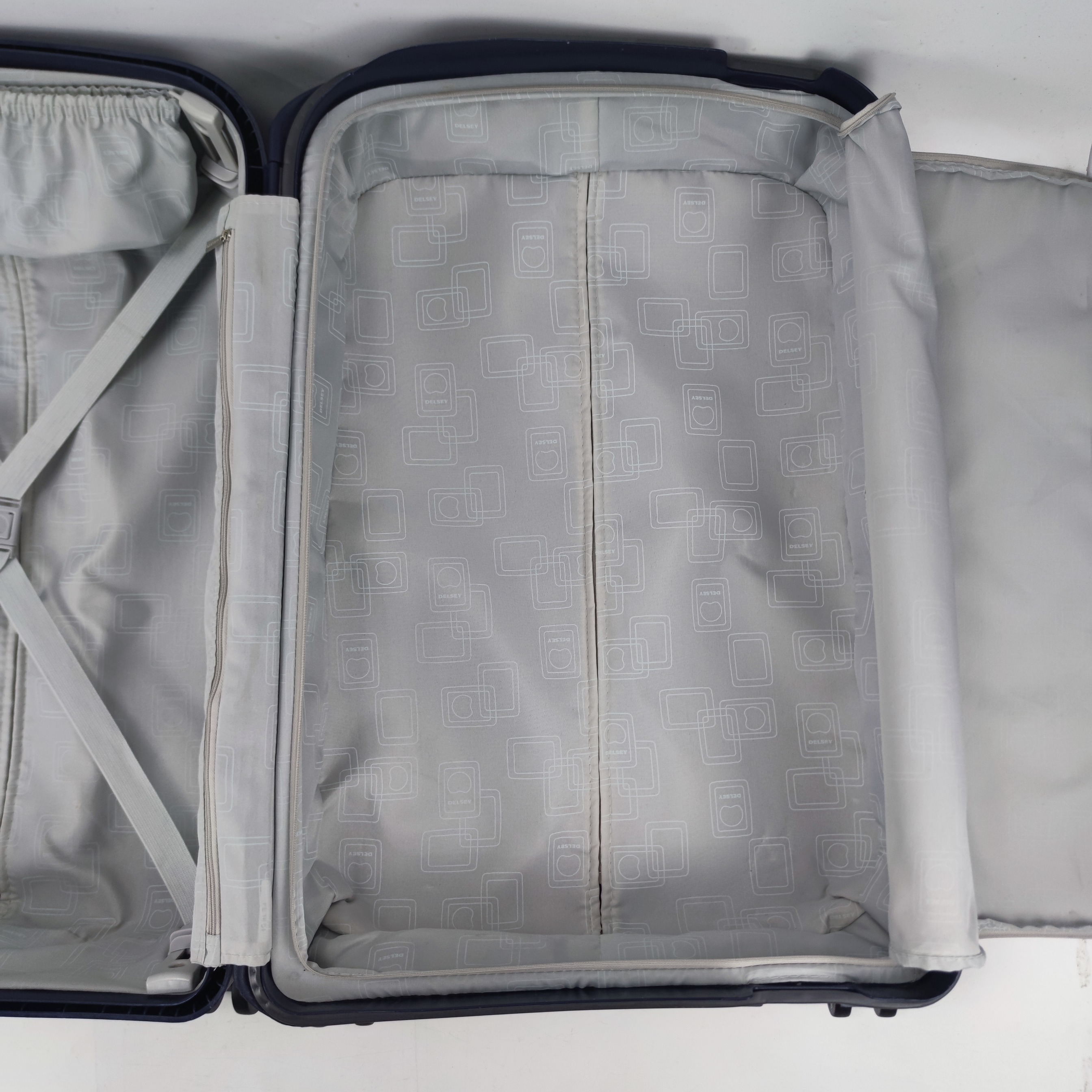 Delsey Belfort Hardcase 26 Inch Navy ✔️