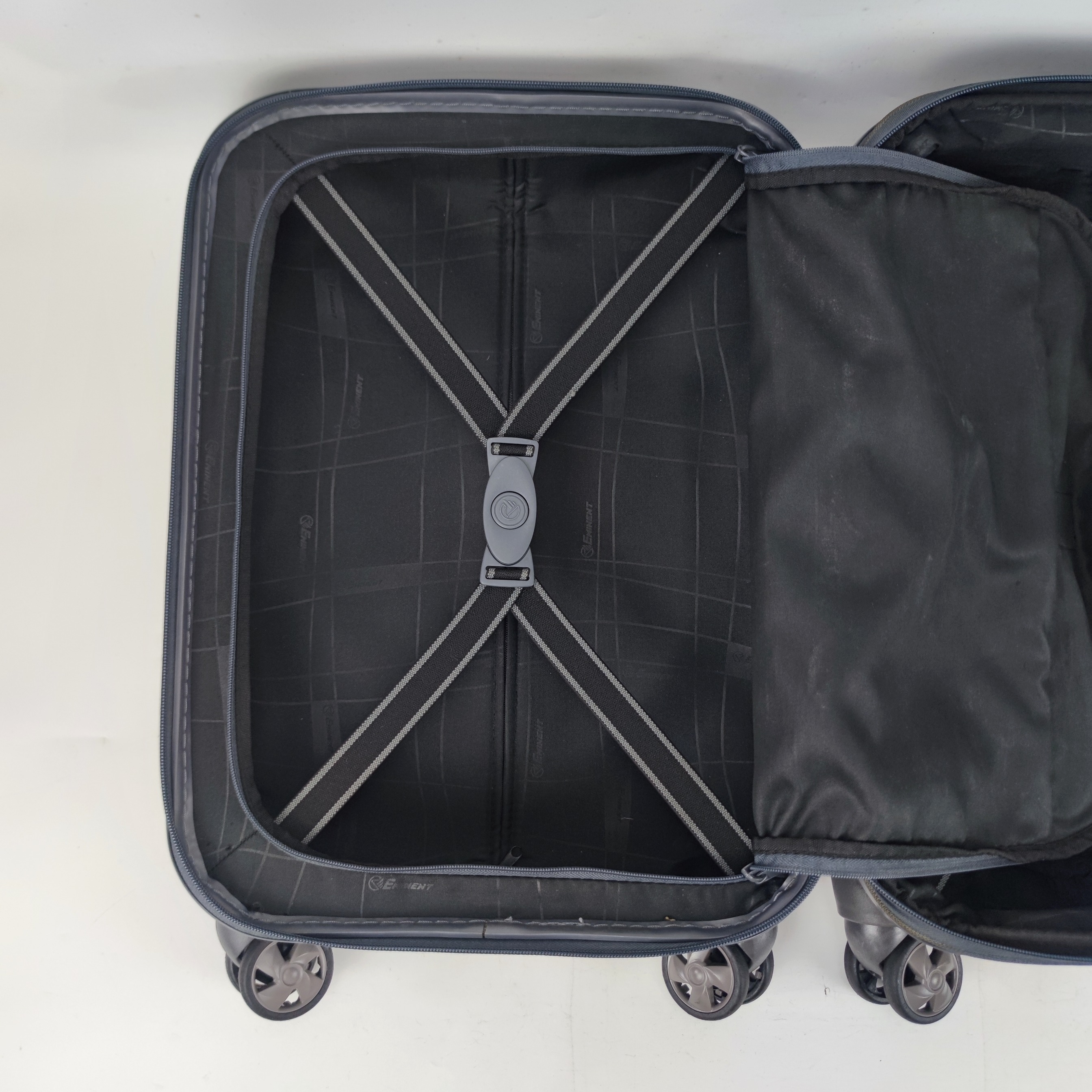 Eminent Leopard 2 Lightweight Hardcase Luggage 20 Inch Grey ✔️