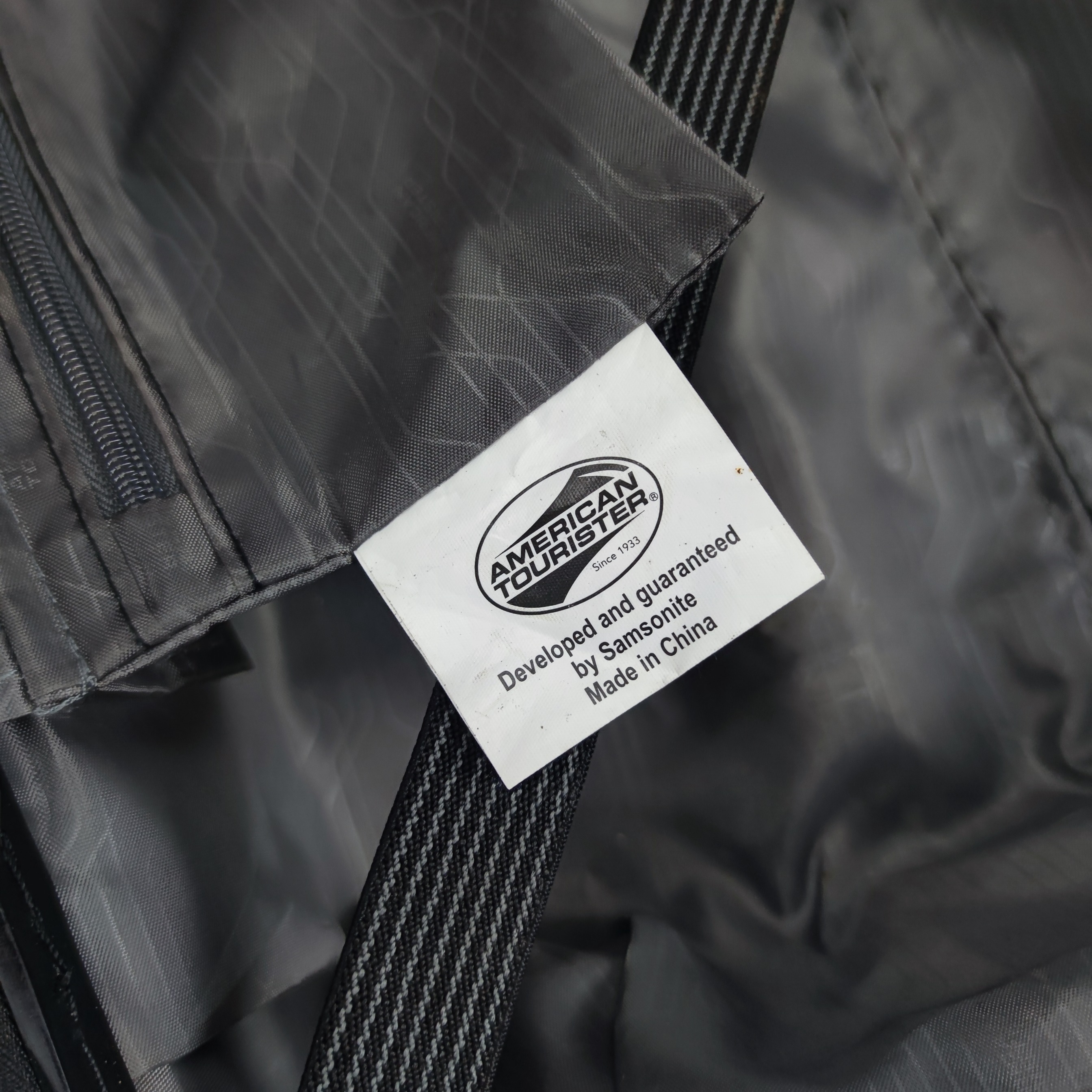 American Tourister Bon Air Hitam 24 ✔️