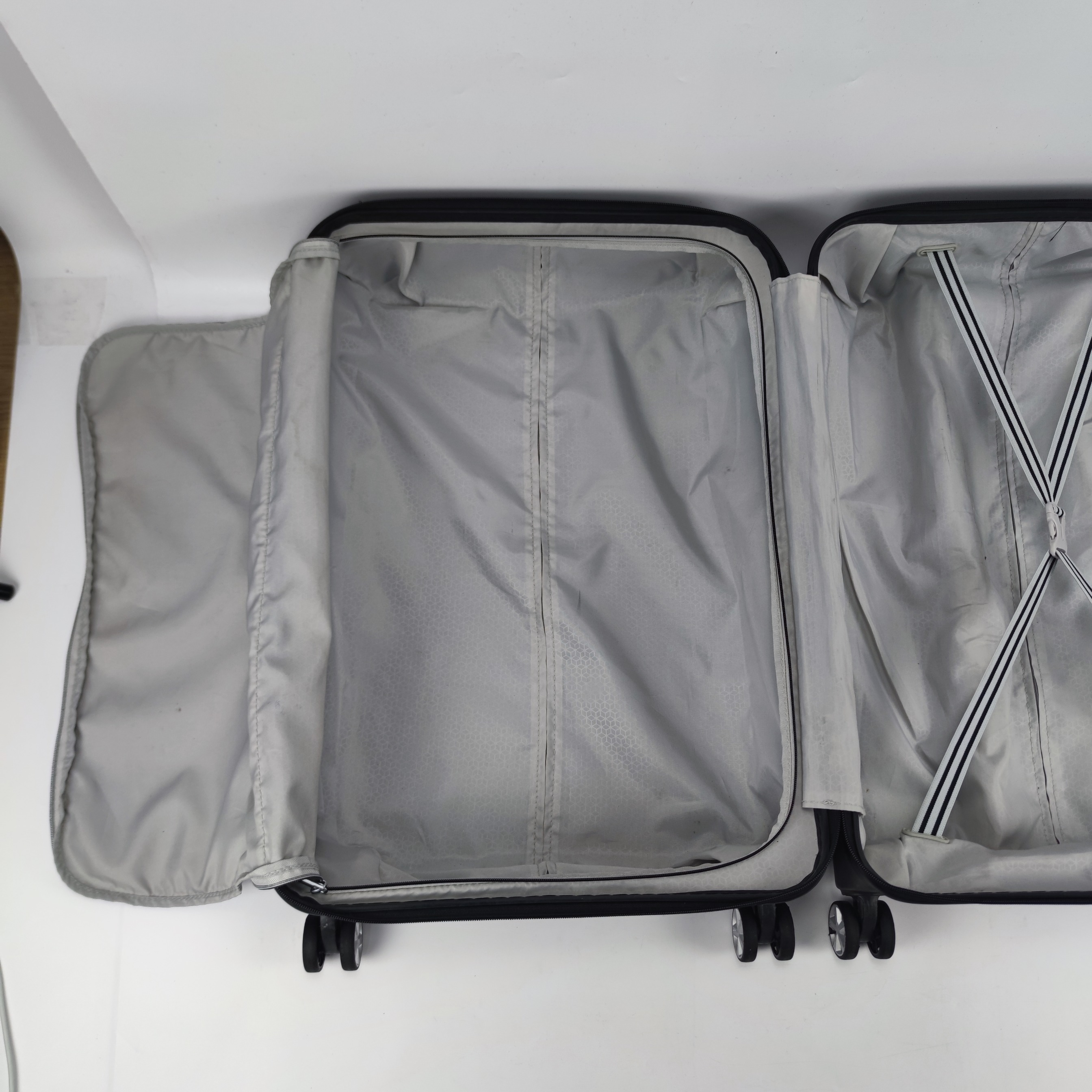 Samsonite NCS Klassik Spinner Lightweight Hardcase Luggage 26 Inch