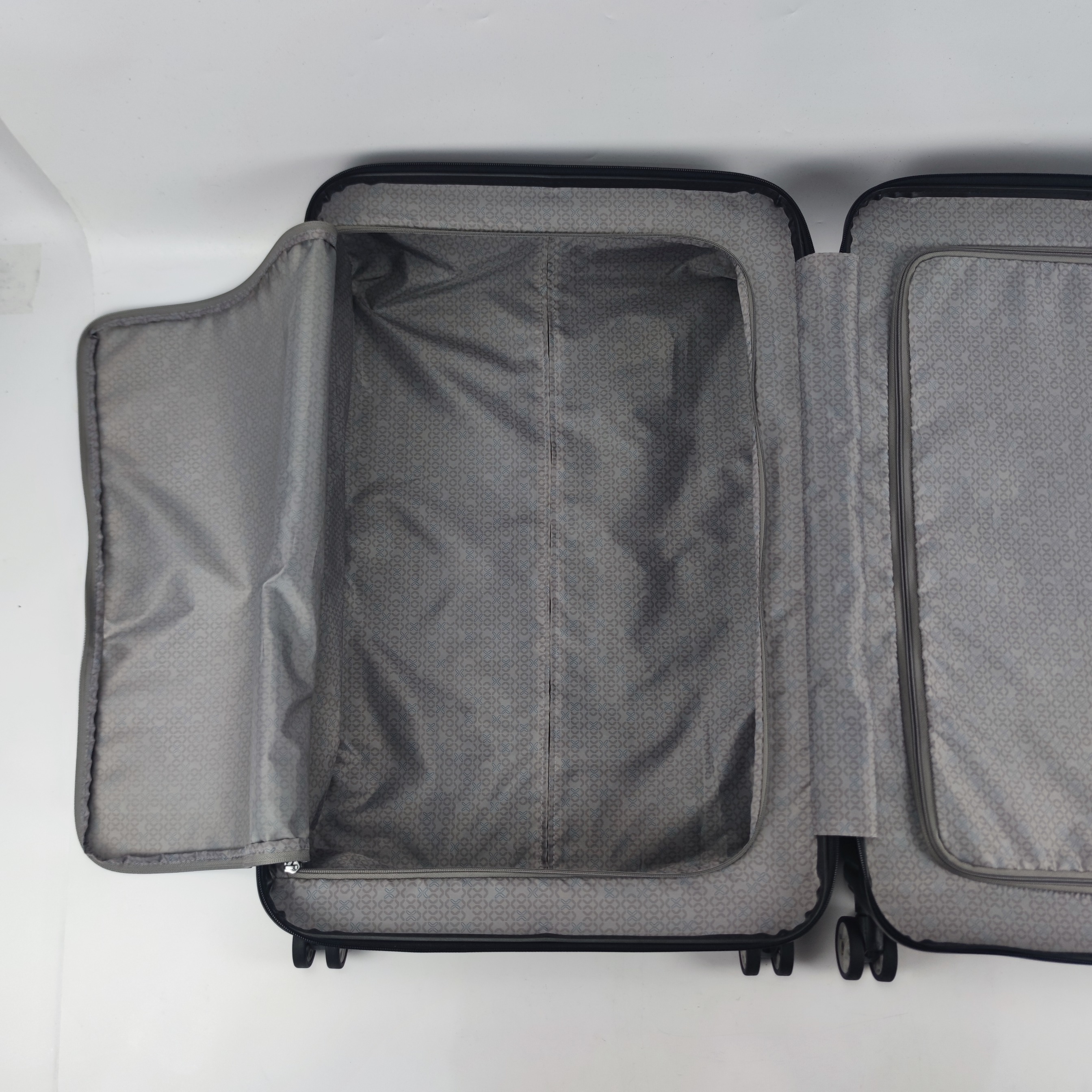 Samsonite Aspero Lightweight Spinner Hardcase Luggage 26 Black