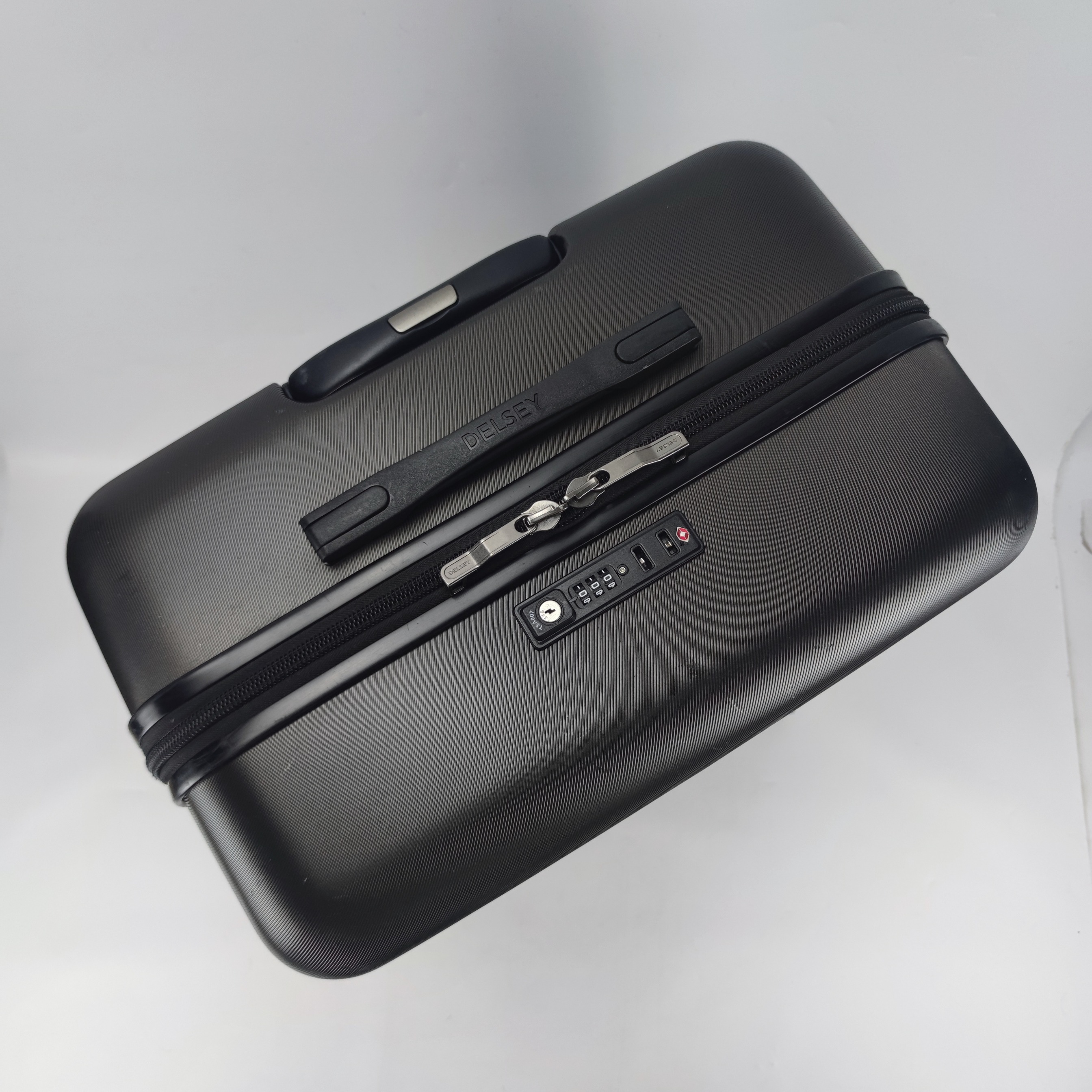 Delsey Comete+ Hardcase Luggage 28 Inch