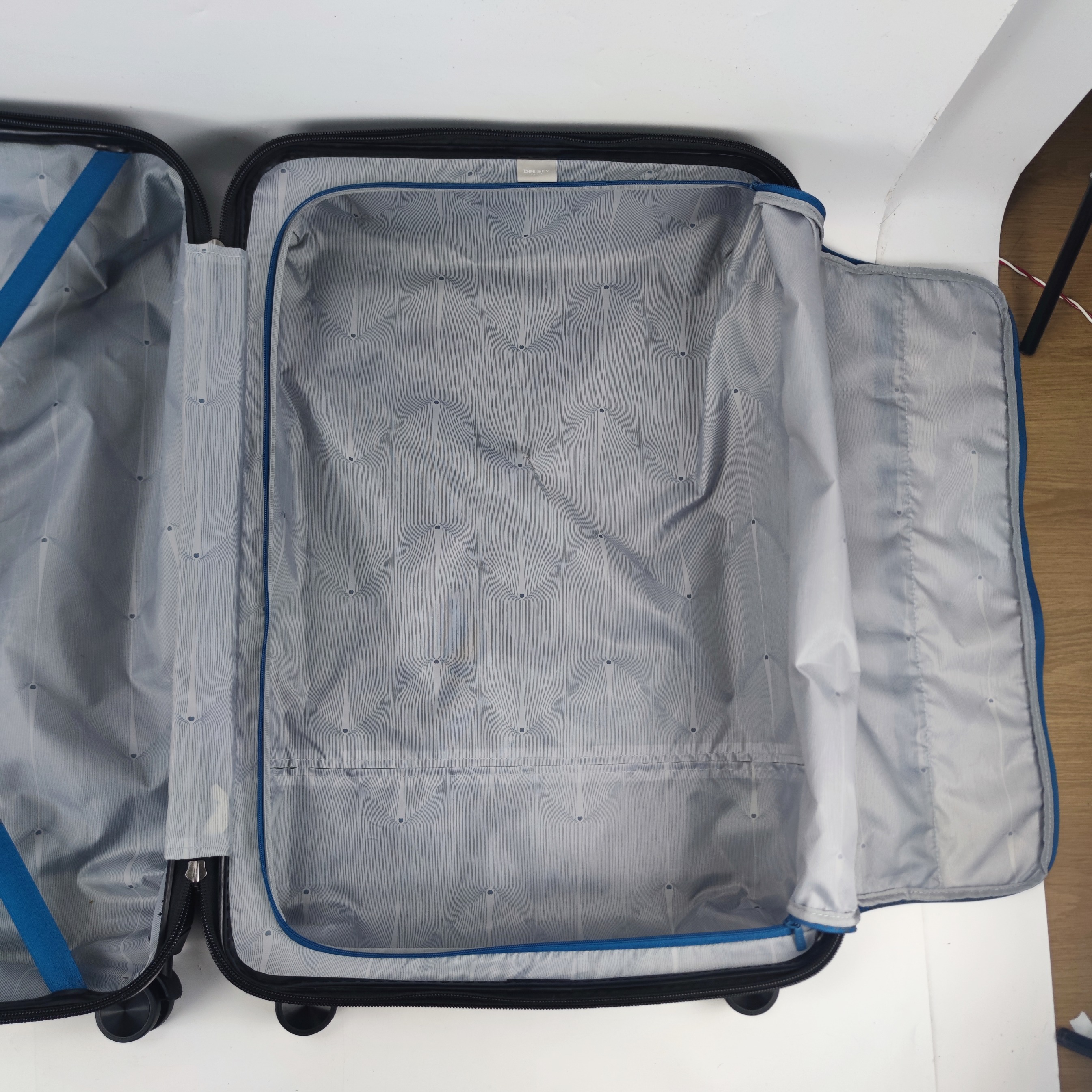 Delsey Comete+ Hardcase Luggage 28 Inch