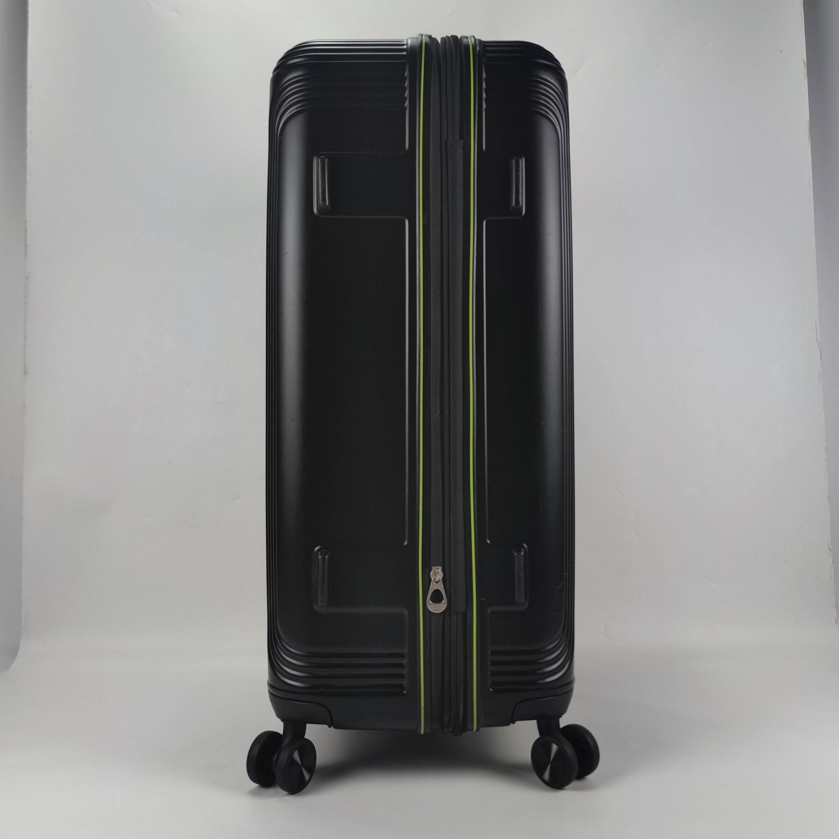 American Tourister Hypebeat Spinner Hardcase Luggage 28 Inch 