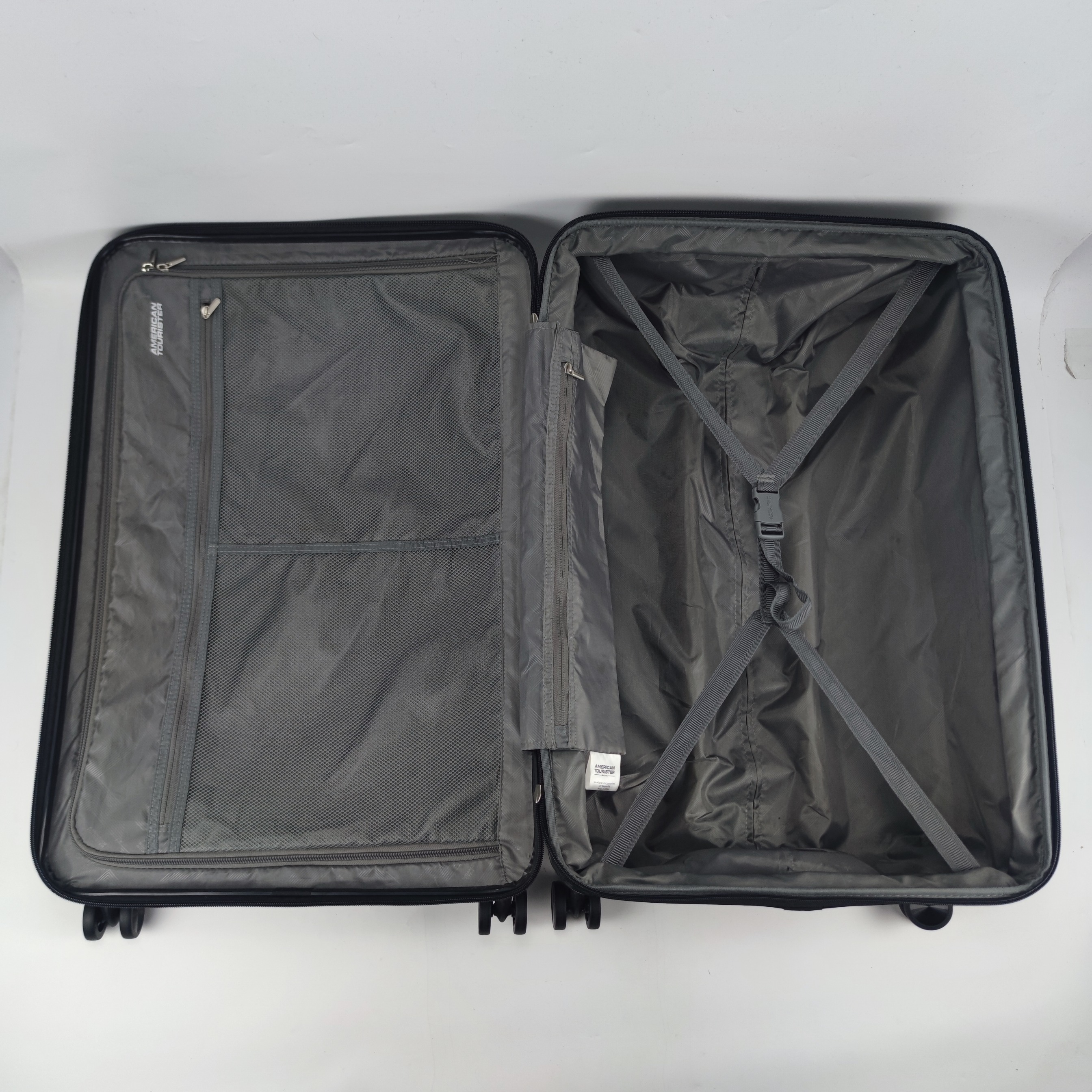 American Tourister Hypebeat Spinner Hardcase Luggage 28 Inch 