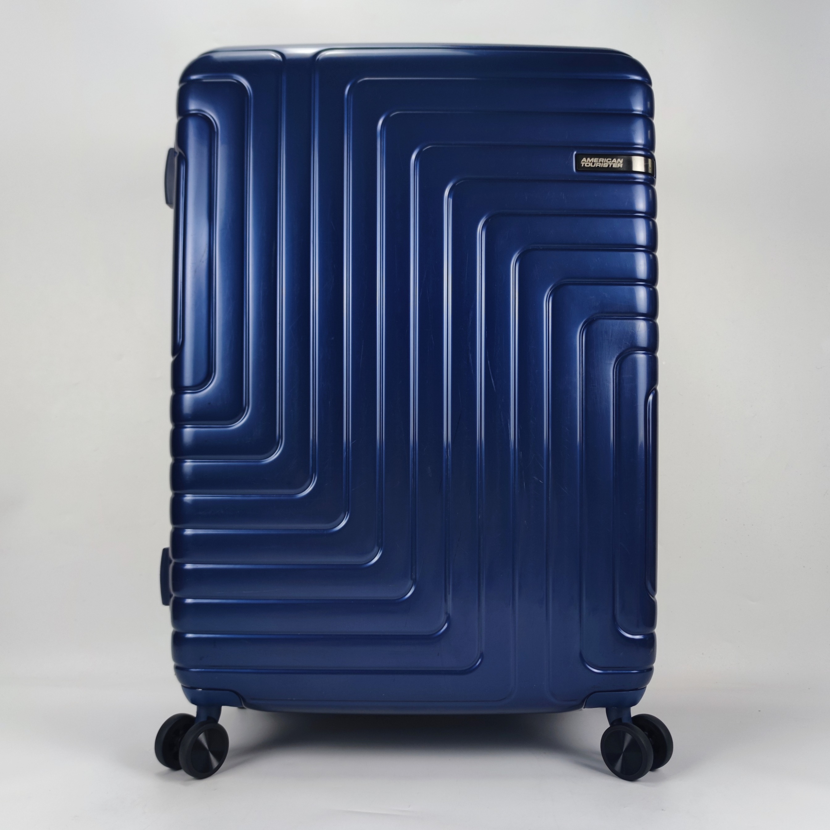 American Tourister Dartz Spinner Hardcase Luggage 28 Inch
