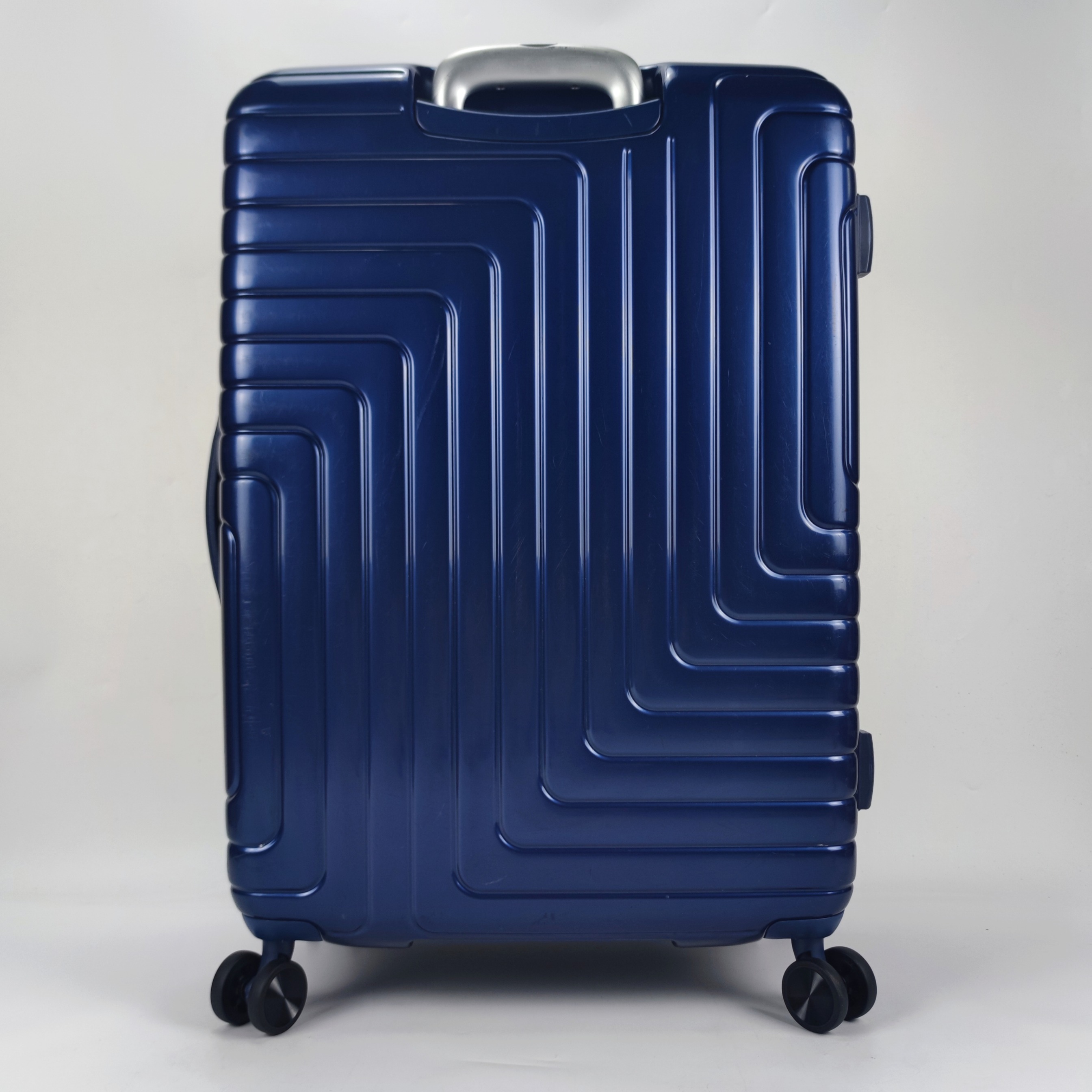 American Tourister Dartz Spinner Hardcase Luggage 28 Inch