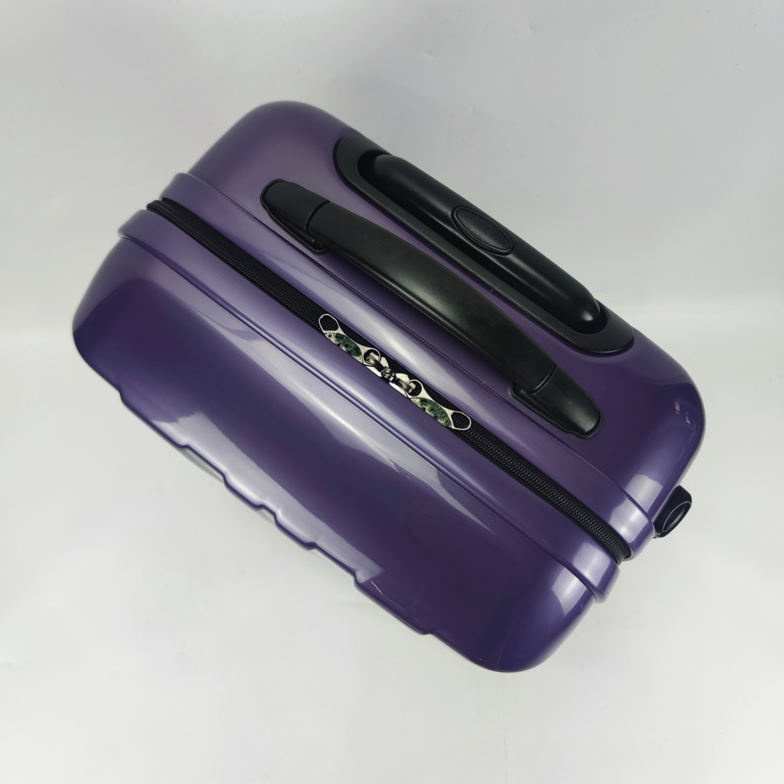 Eminent Lightweight Hardcase Luggage 20 Inch Purple