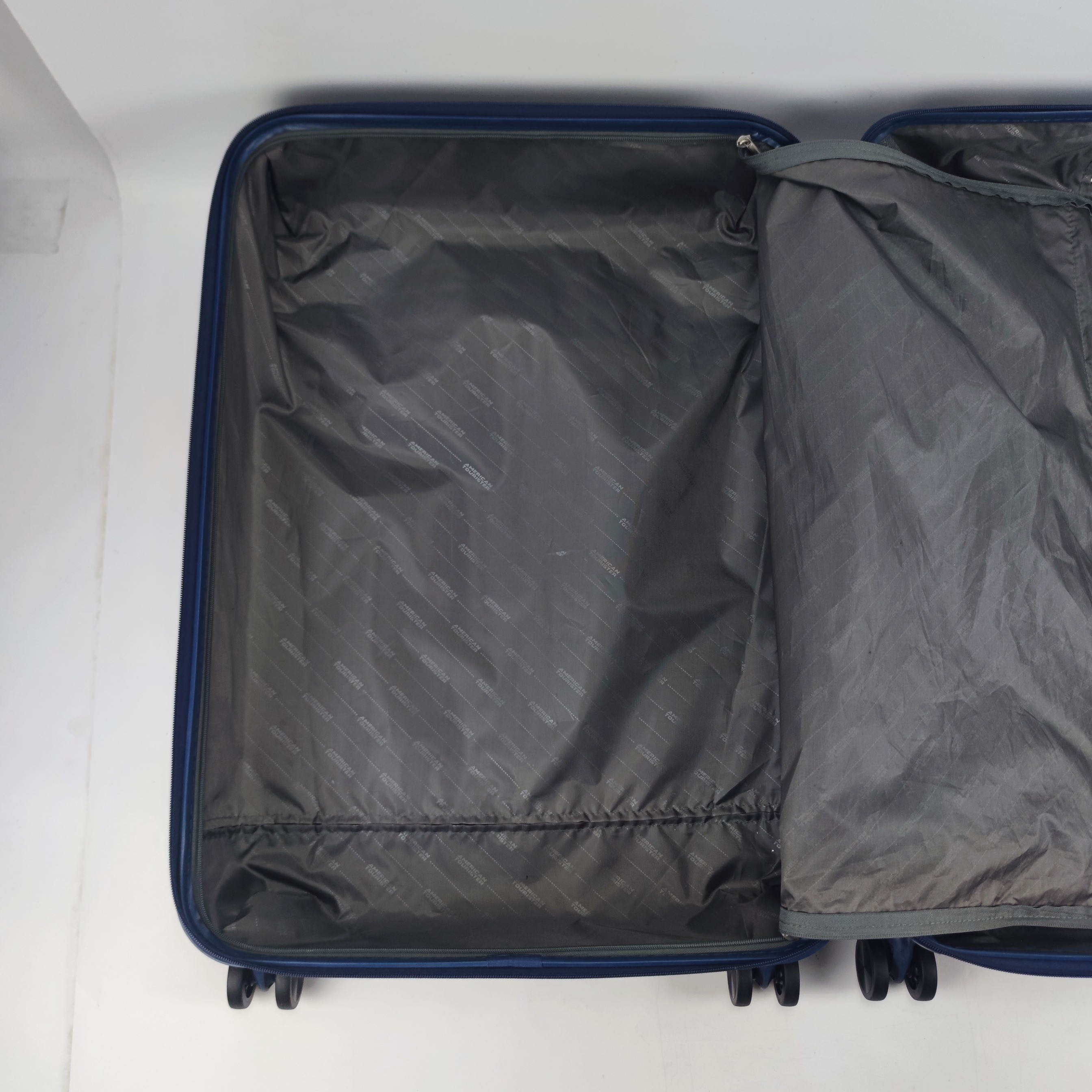 American Tourister Dartz Spinner Hardcase Luggage 28 Inch